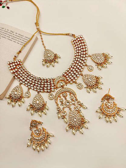 Omisha White Kundan Necklace Set