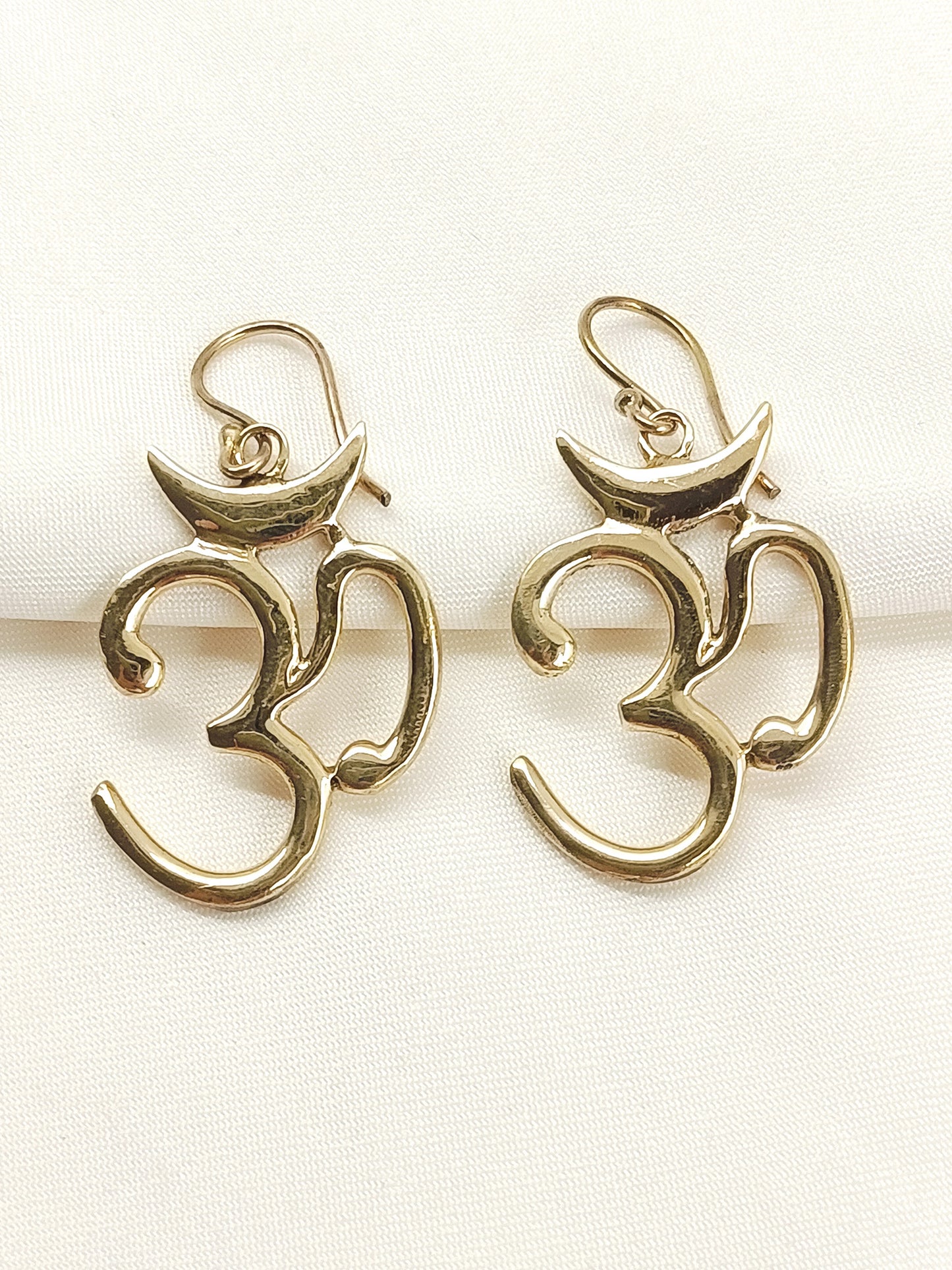 Nishik Golden Men's Earrings
