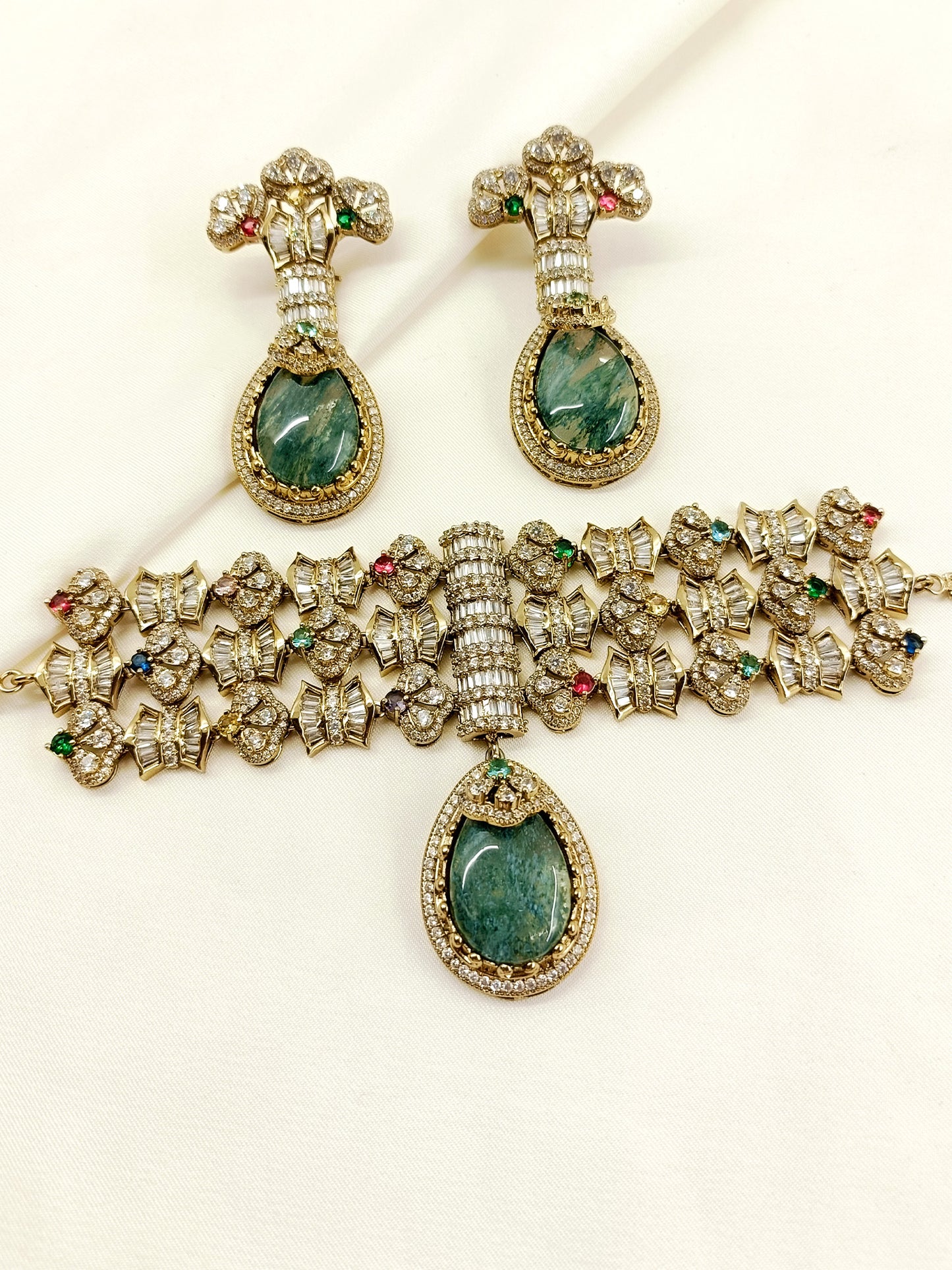Stevie Green Boutique Choker Set