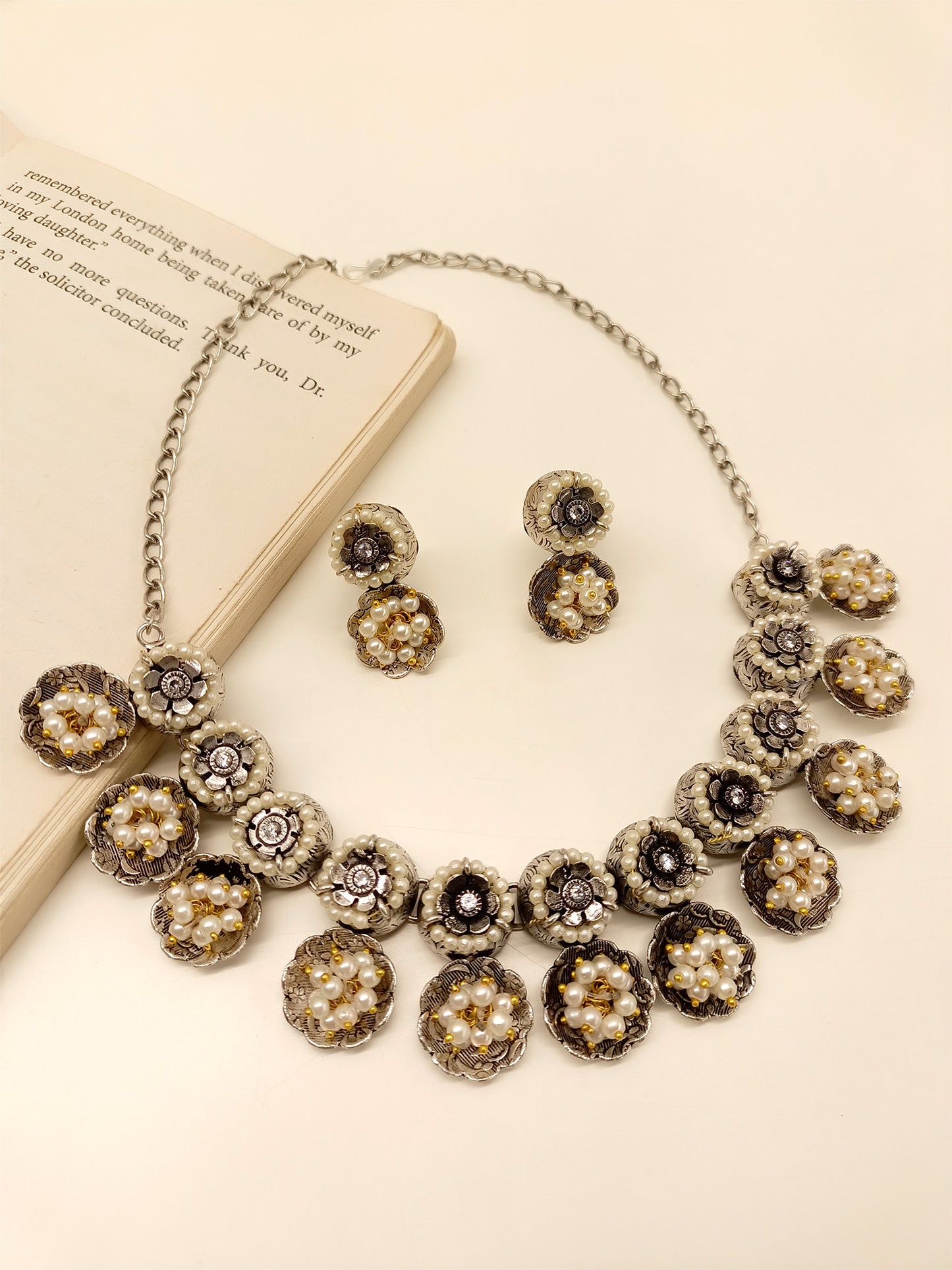 Paulette White Oxidized Necklace Set