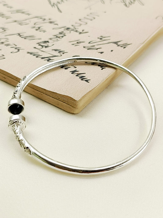 Aarnik Silver Open Kada with Black Stone - Adjustable Classic