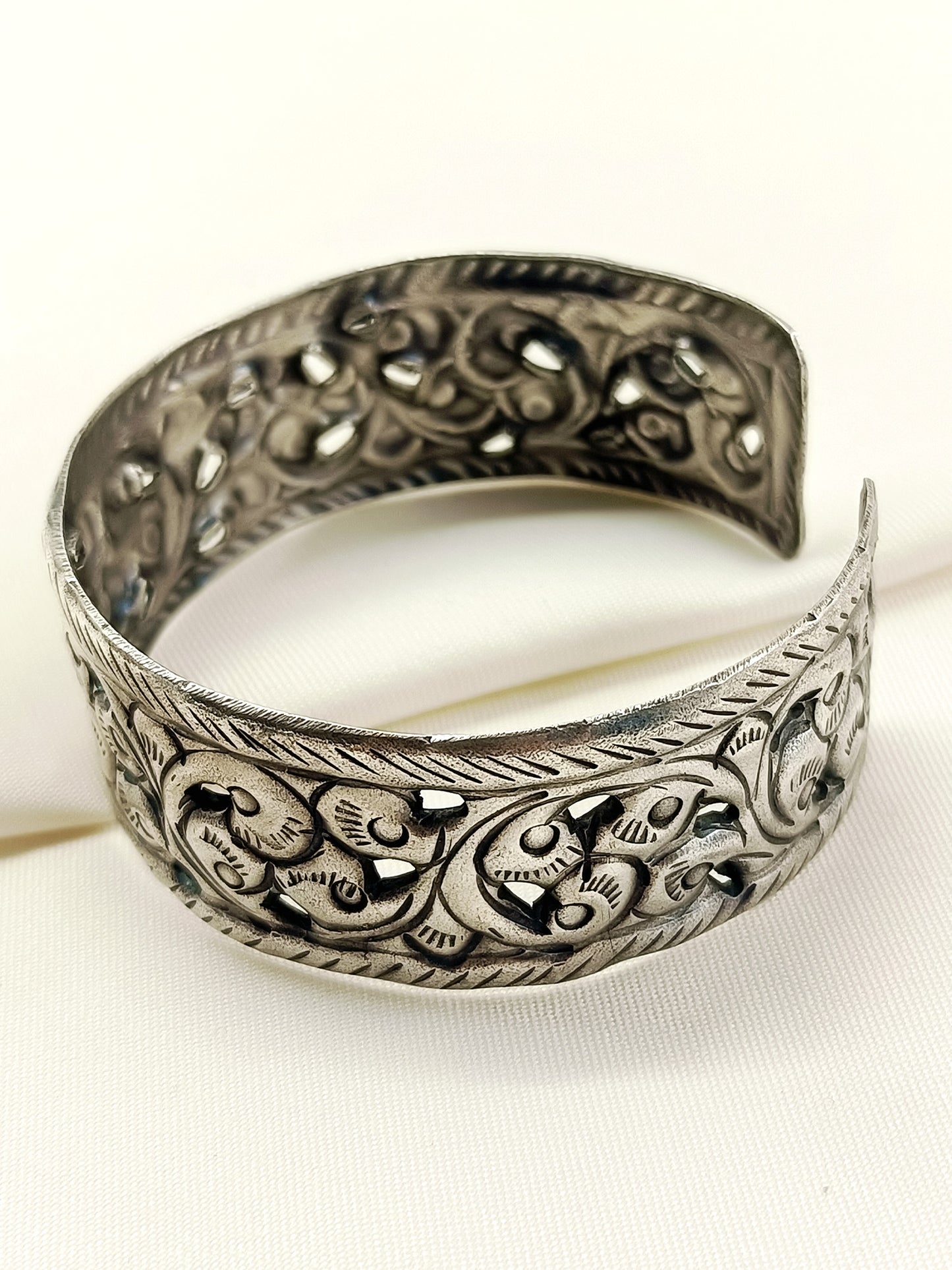 Nayana Plain Oxidized Bracelet