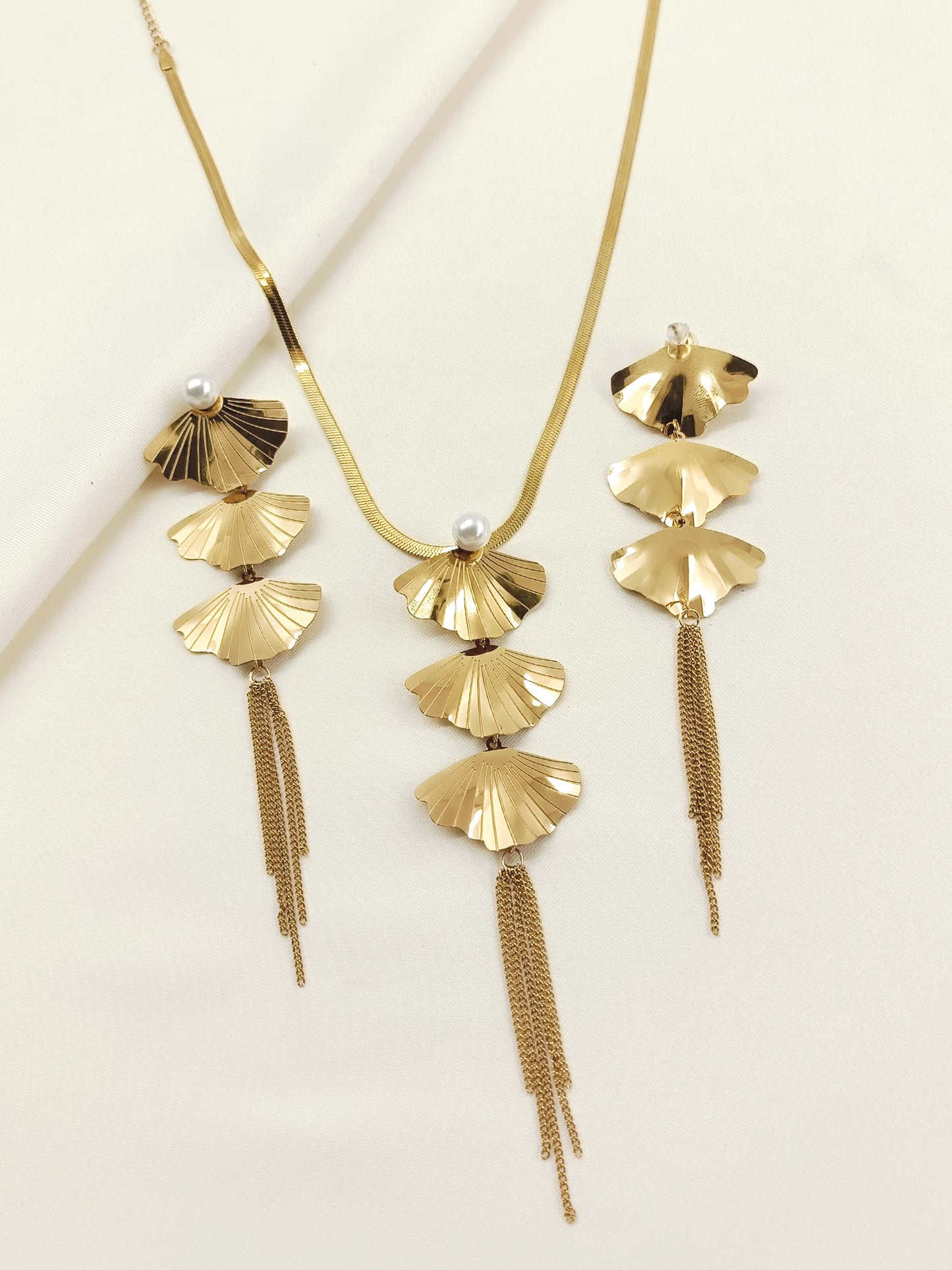 Maysha Golden Western Necklace Set