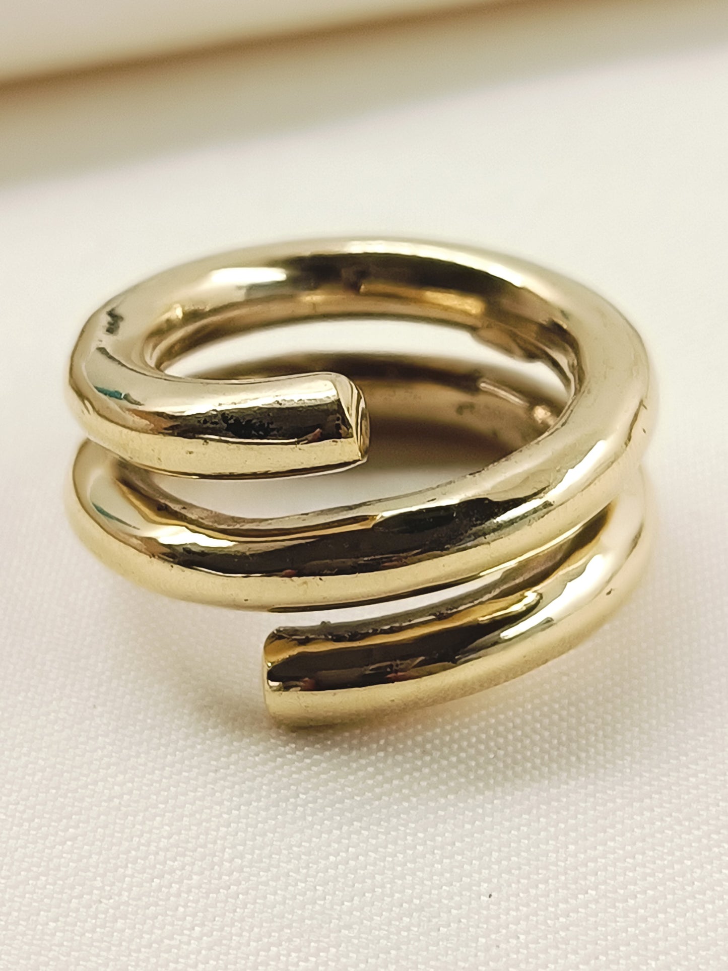 Undine Golden Men's Finger Ring