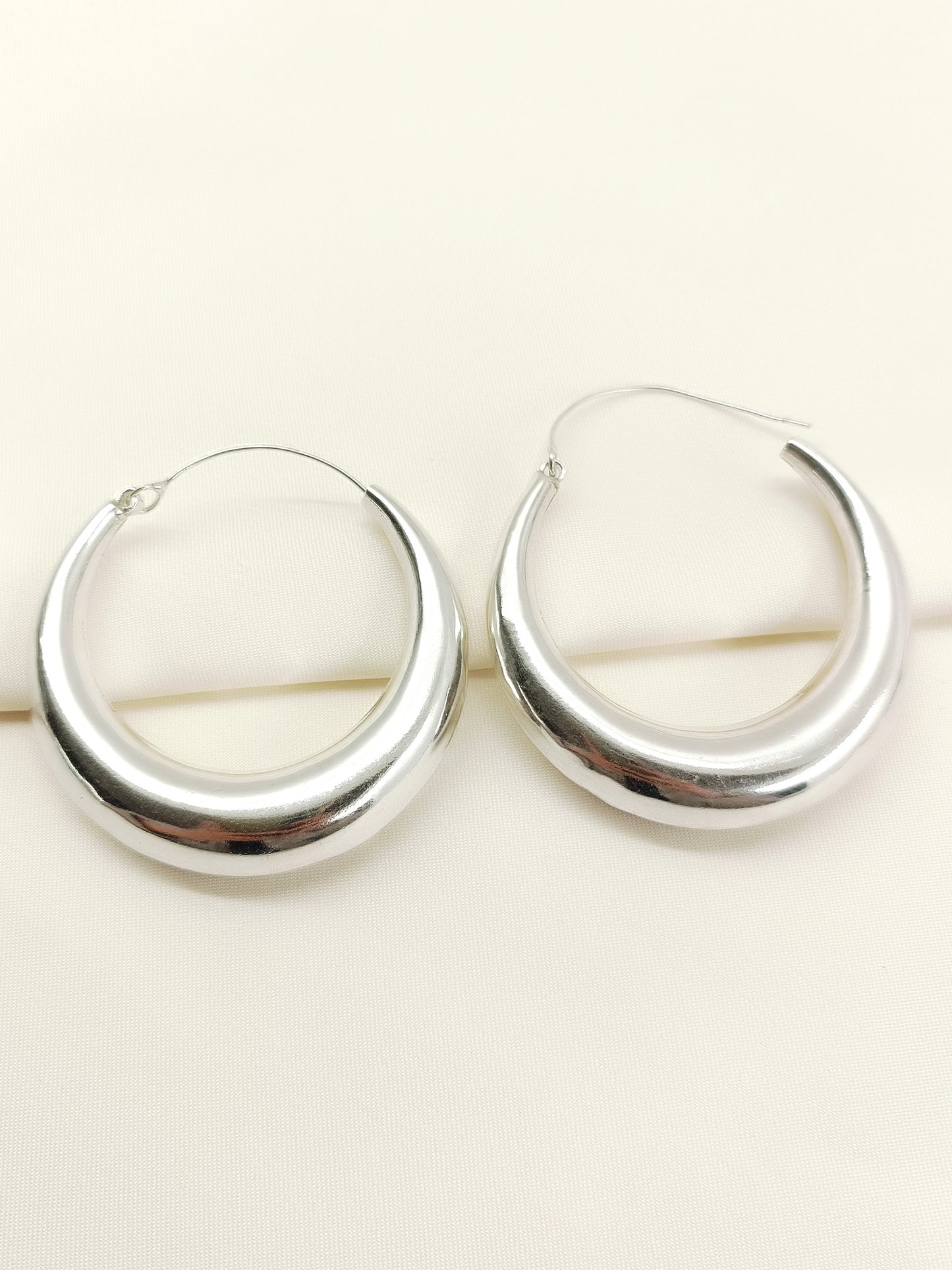 Dinesh Silver Men's Earring