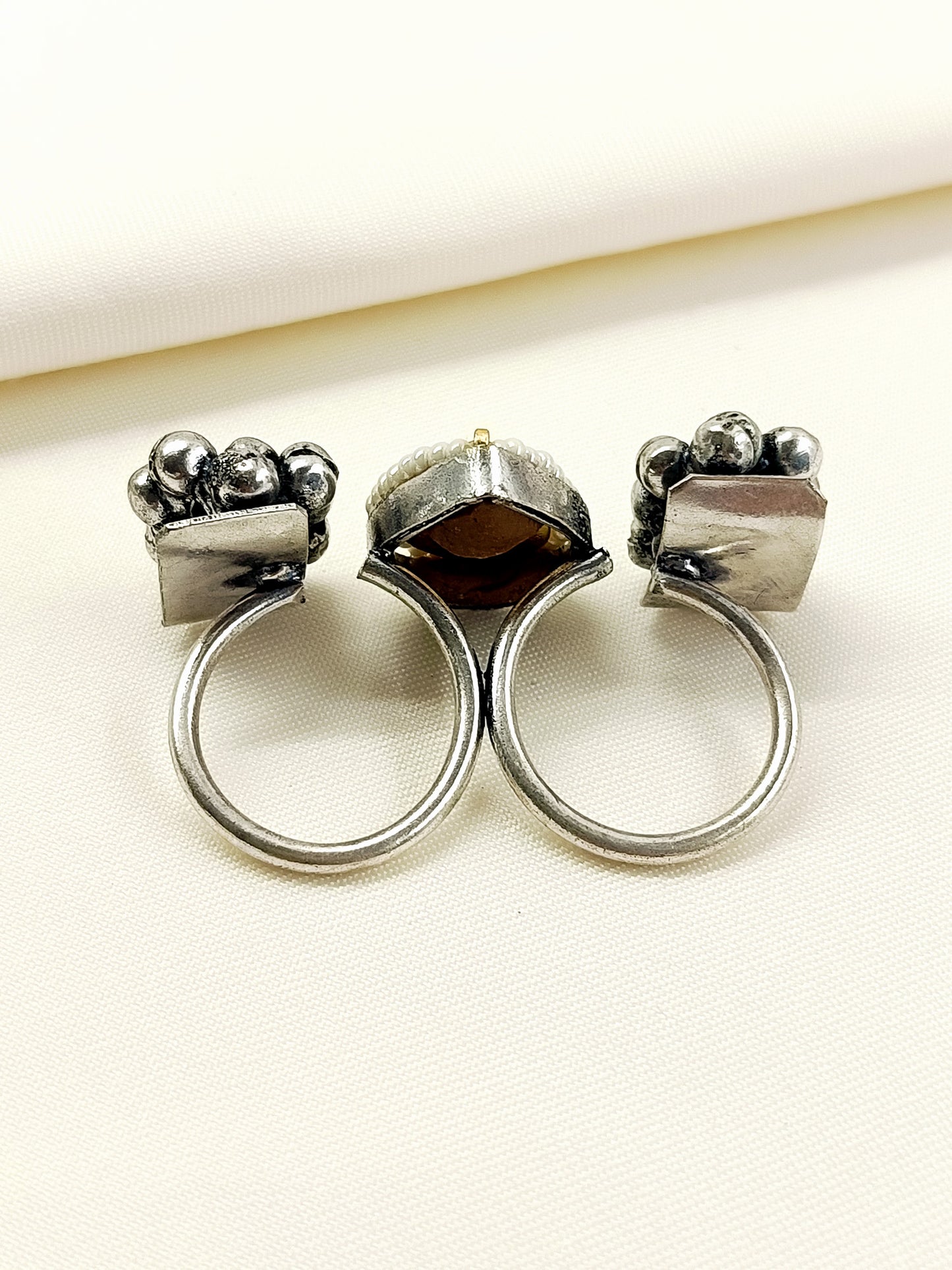 Pari White Oxidized Dual-Finger Kundan Ghungroo Ring