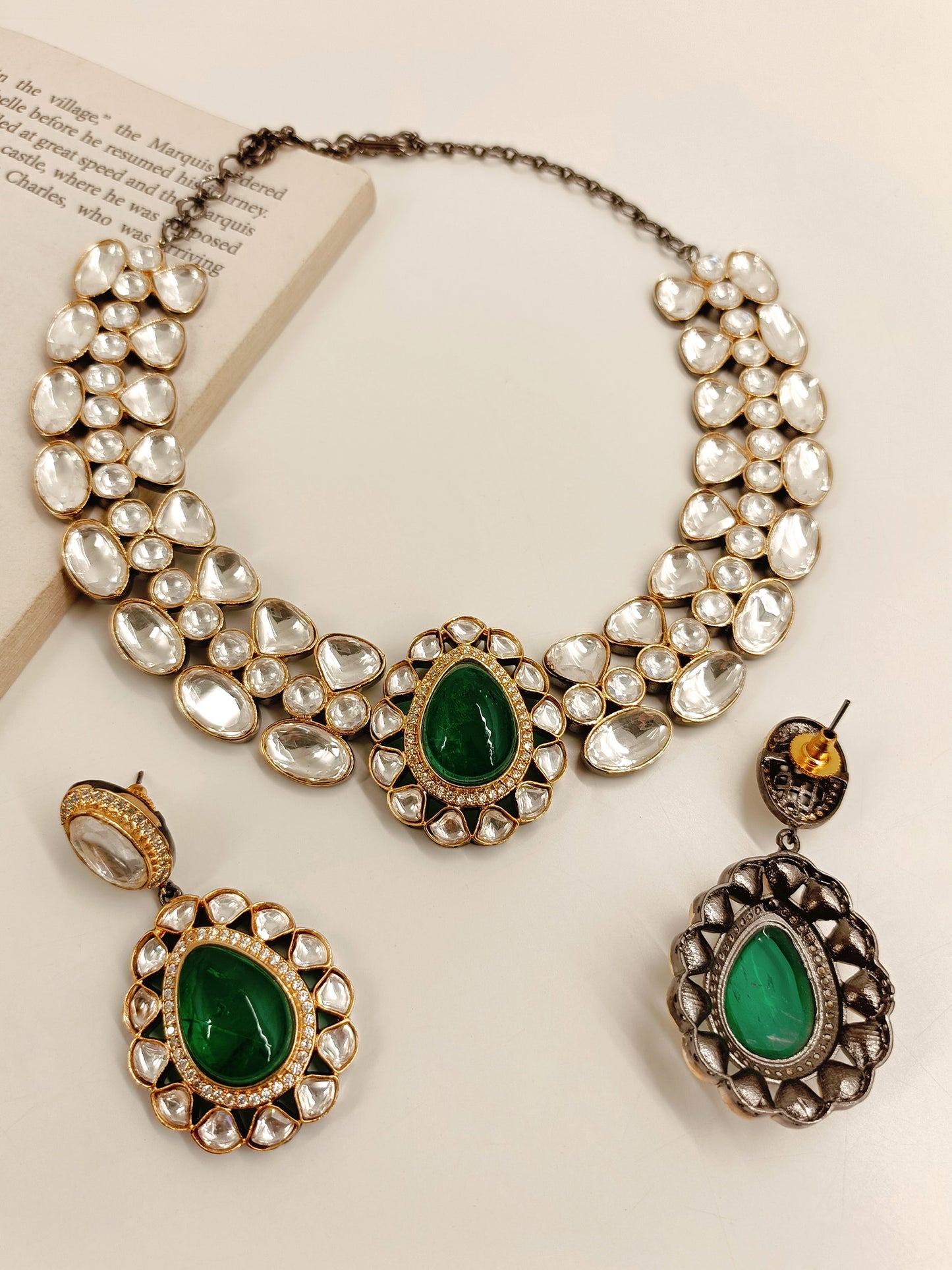 Saiya Green Victorian Necklace Set