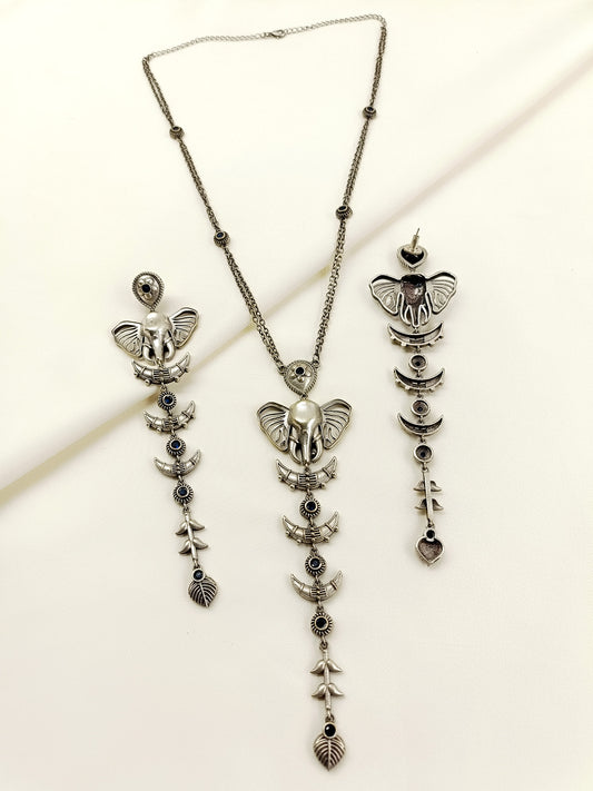 Rubi Blue Oxidized Pendant Set