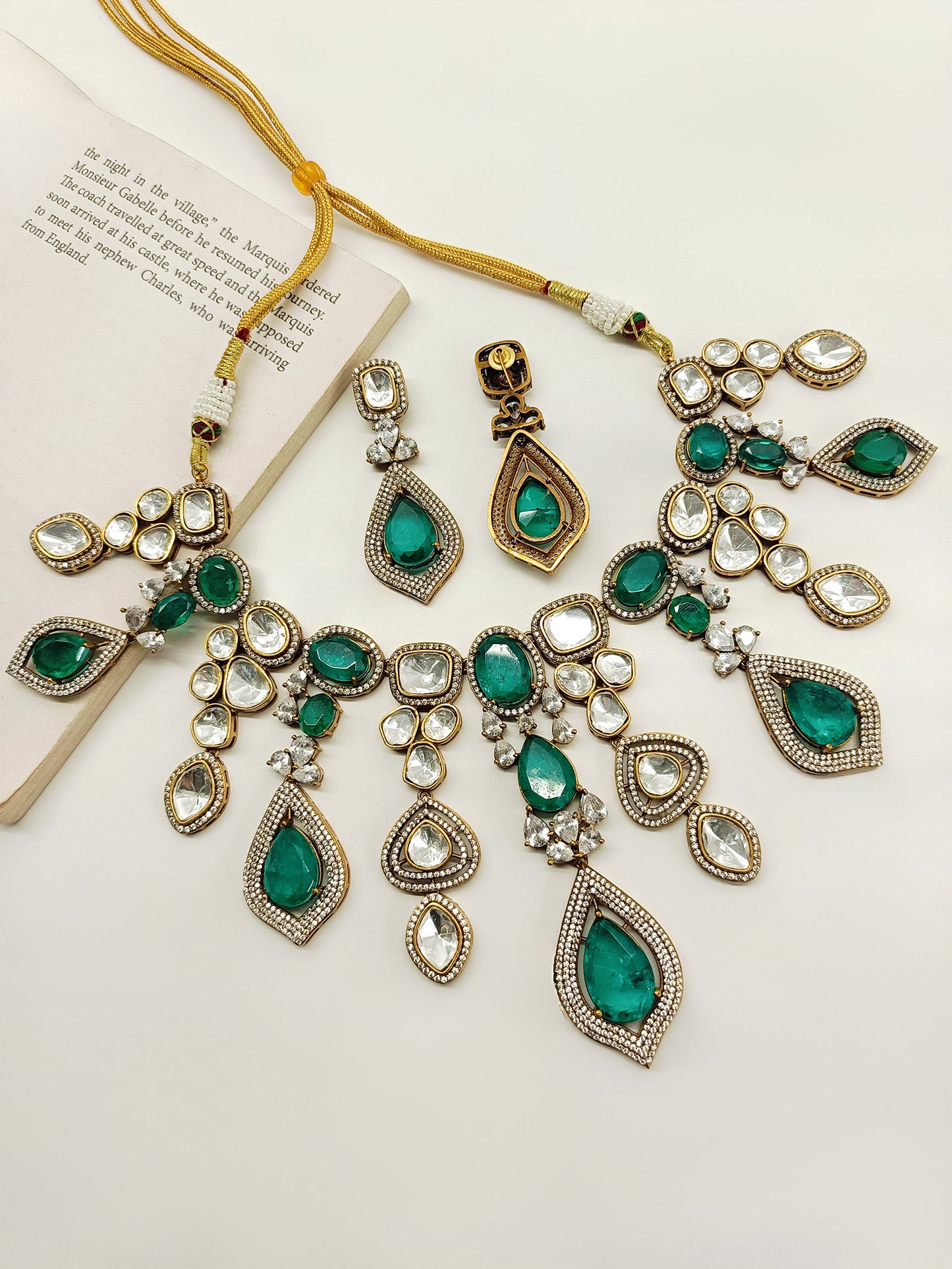 Yadavi Green Victorian Necklace Set