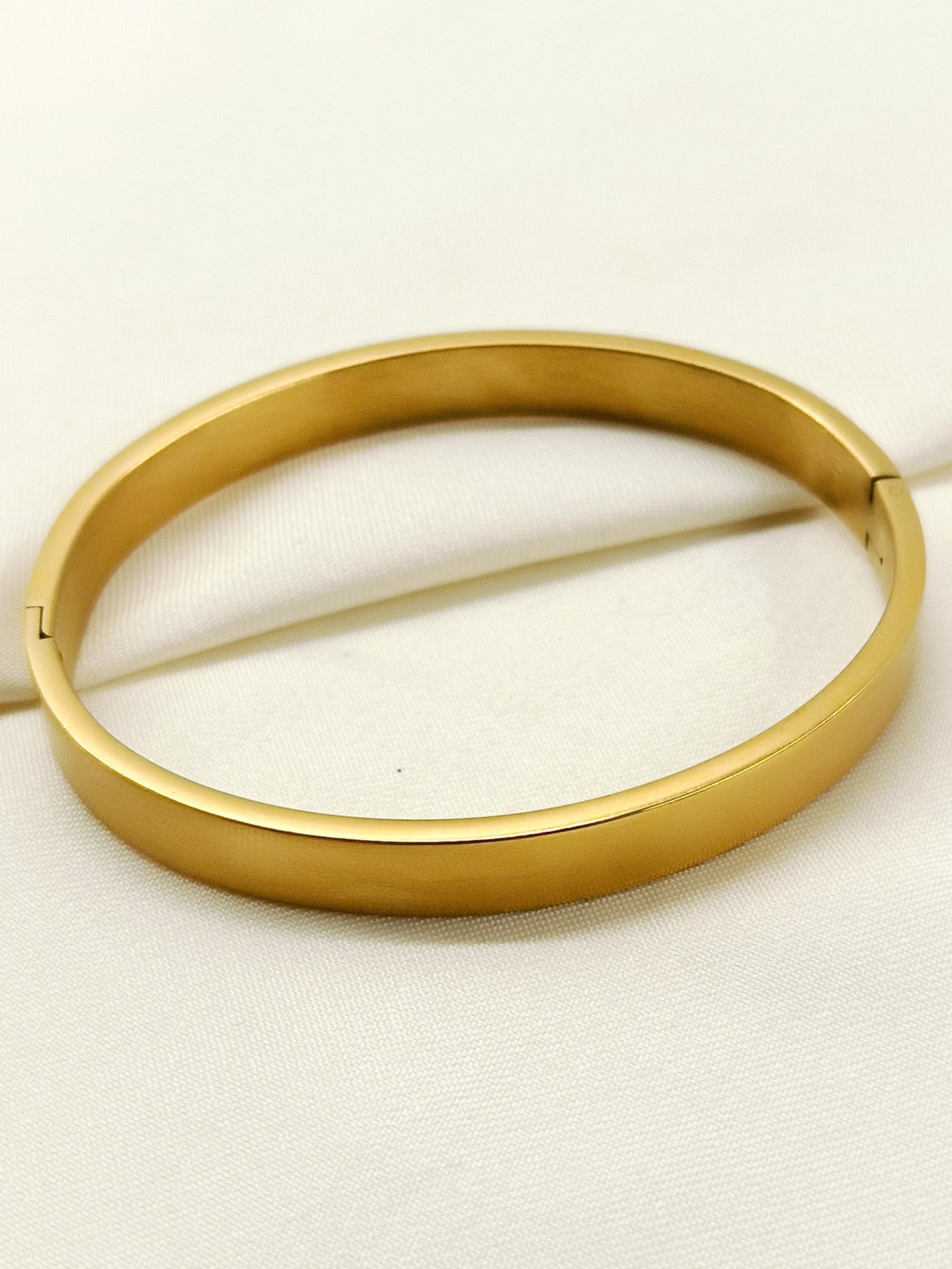 Arnavraj Golden Men's Bracelet