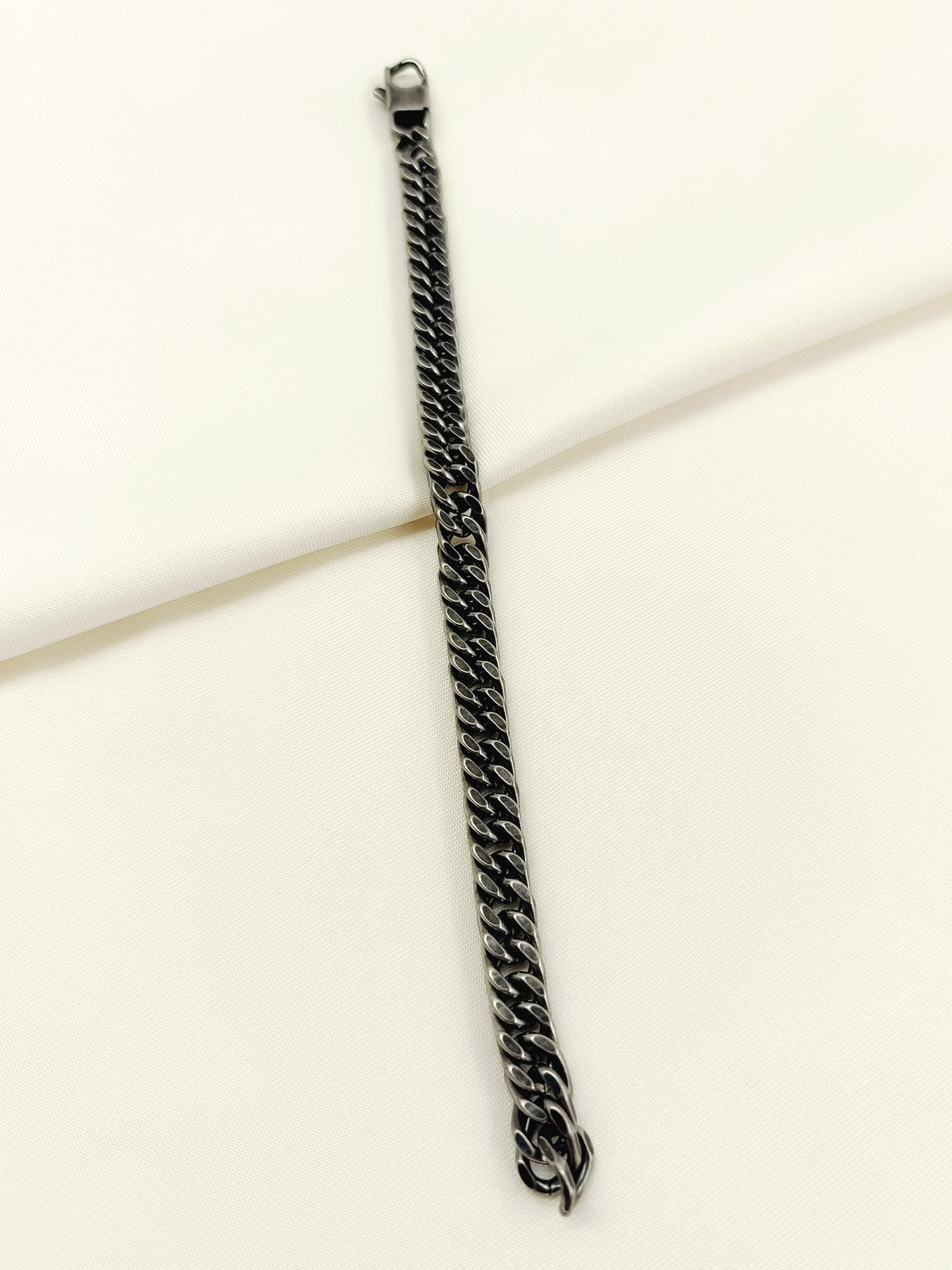 Viraj Plain Men's Bracelet