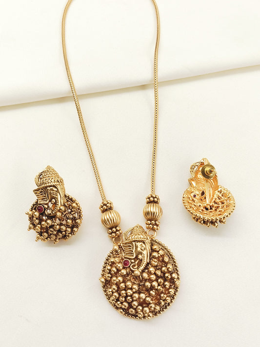 Pratiksha Plain Antique Pendant Set