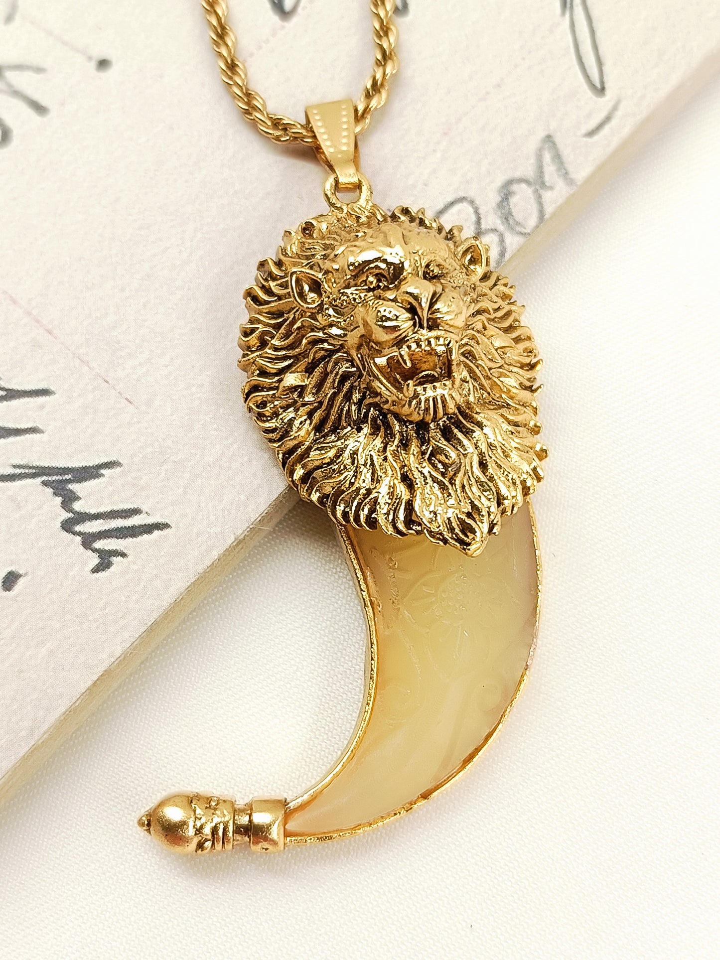 Saiyam Golden Lion Claw Men's Neckpiece
