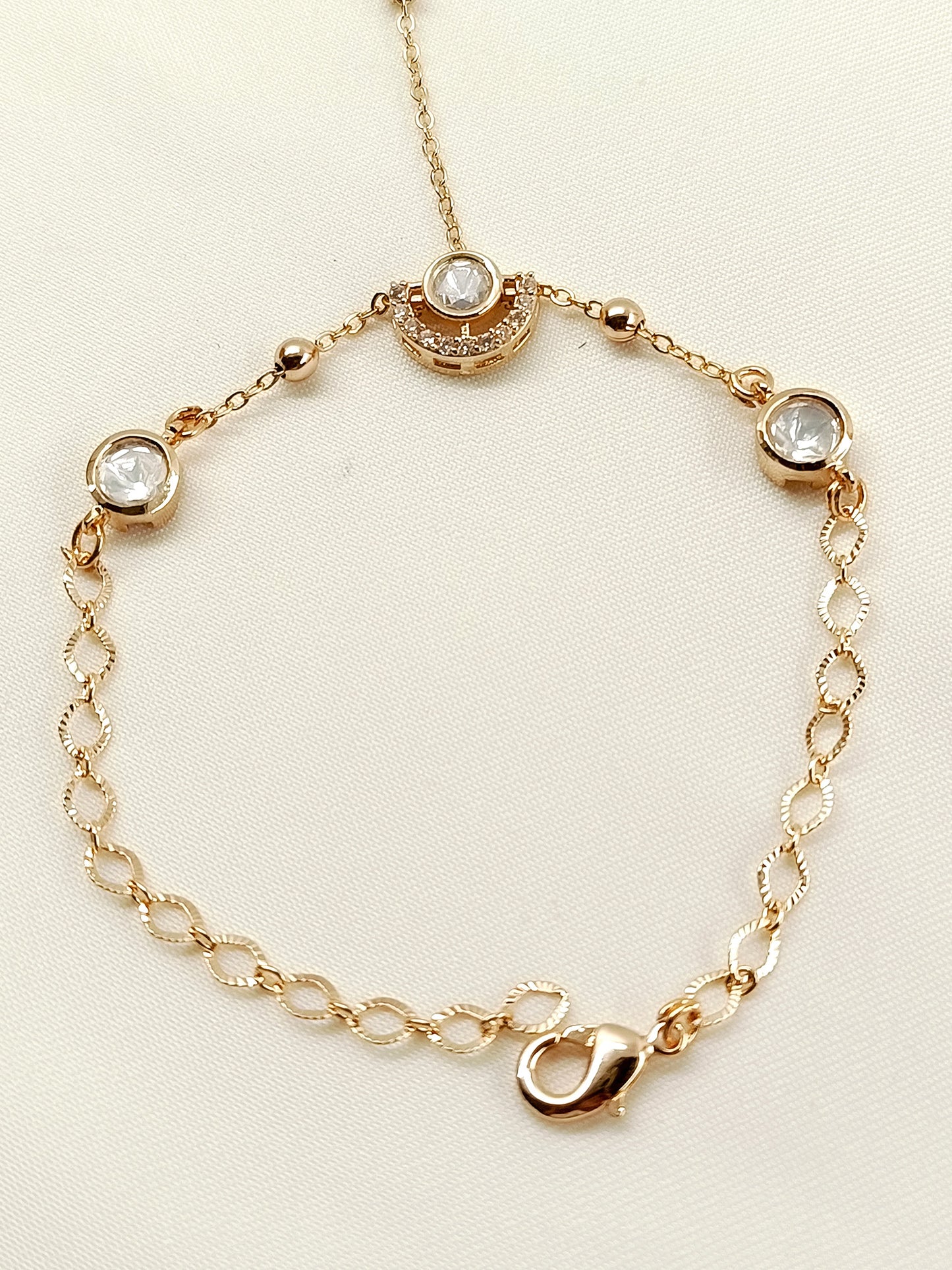 Anuprabha White Kundan Hathphool [Price Is For Single Piece]
