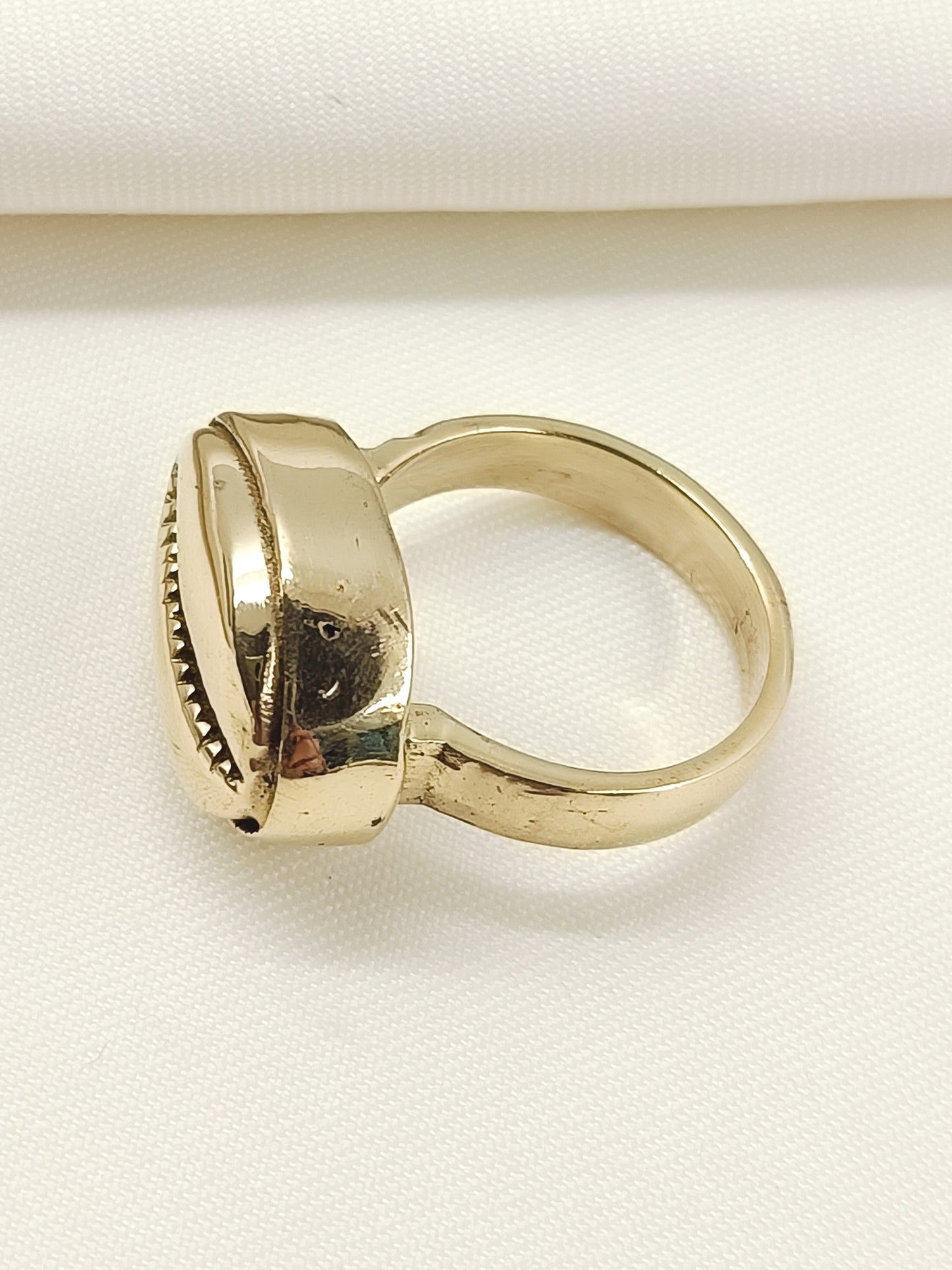 Seem Golden Men's Finger Ring