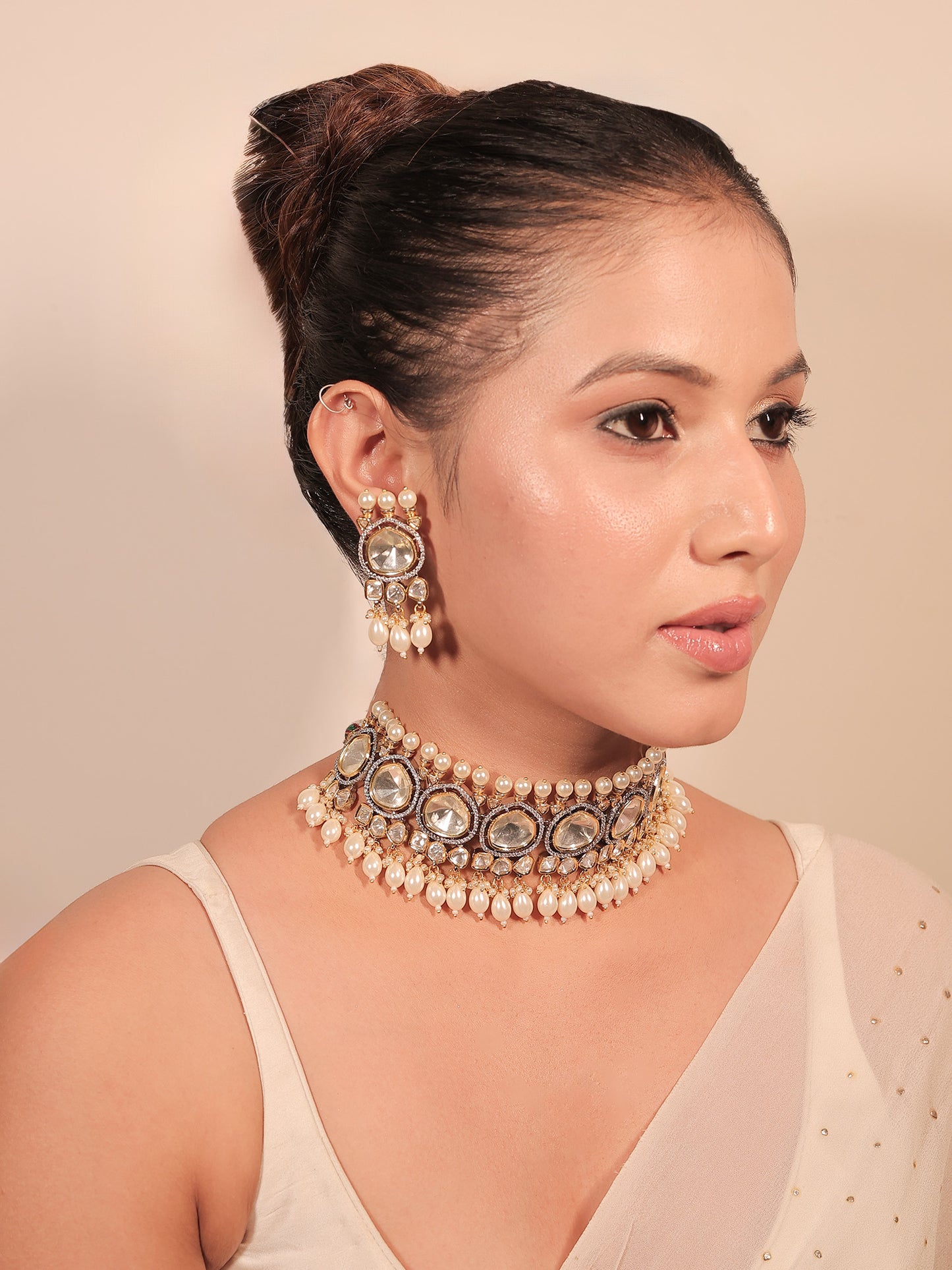 Mahira White Victorian Necklace Set