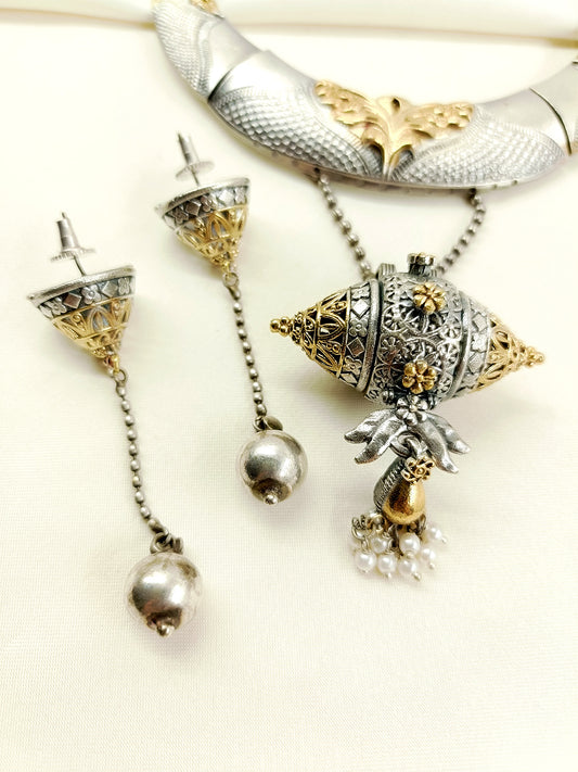 Julie Two Tone Oxidized Necklace Set
