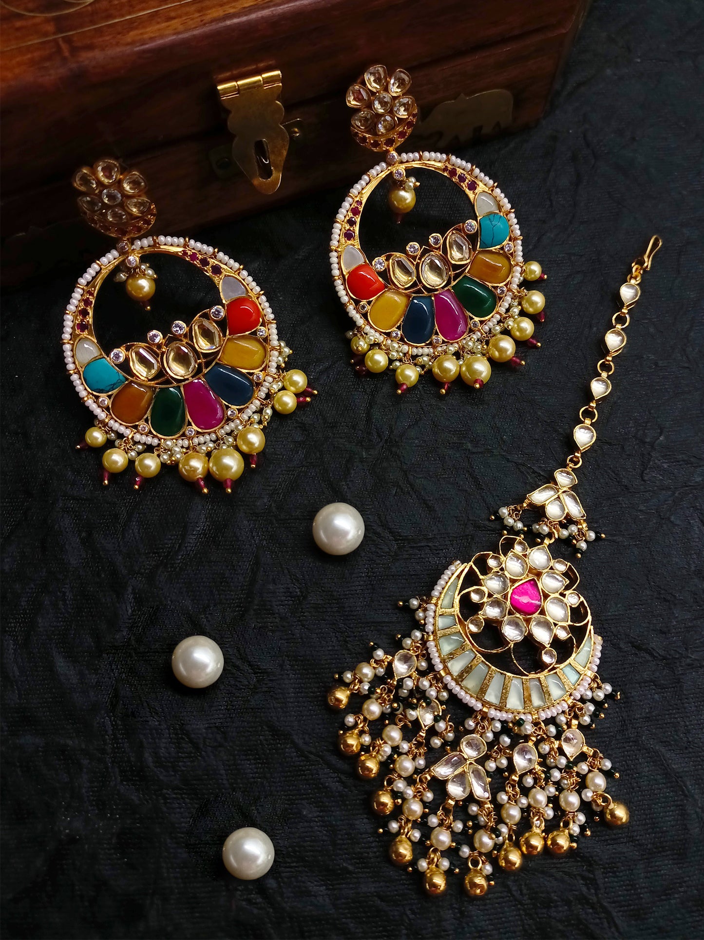 Krisha Kundan Earrings With Teeka