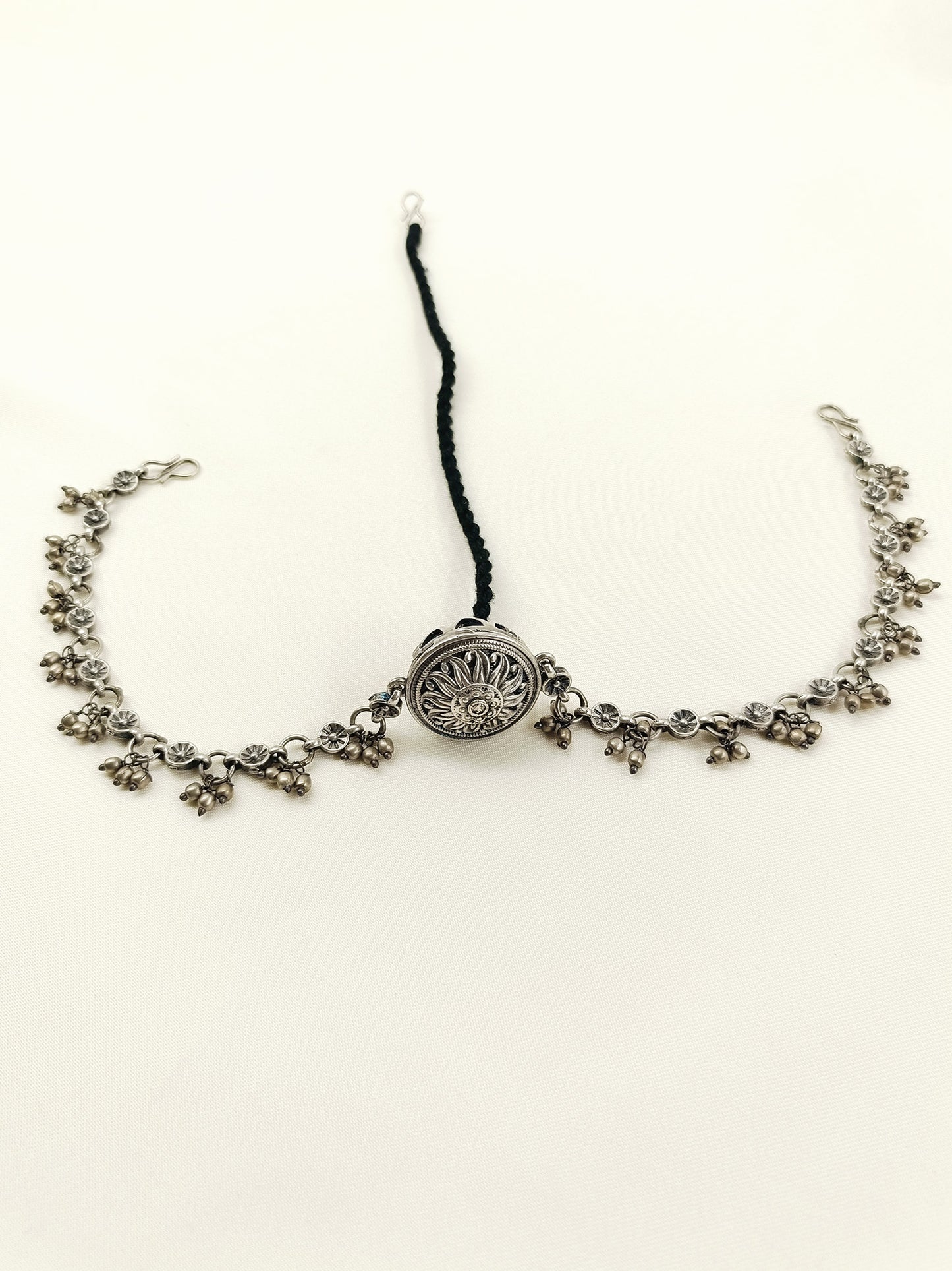 Jeevika Plain Oxidized Silver Mathapatti