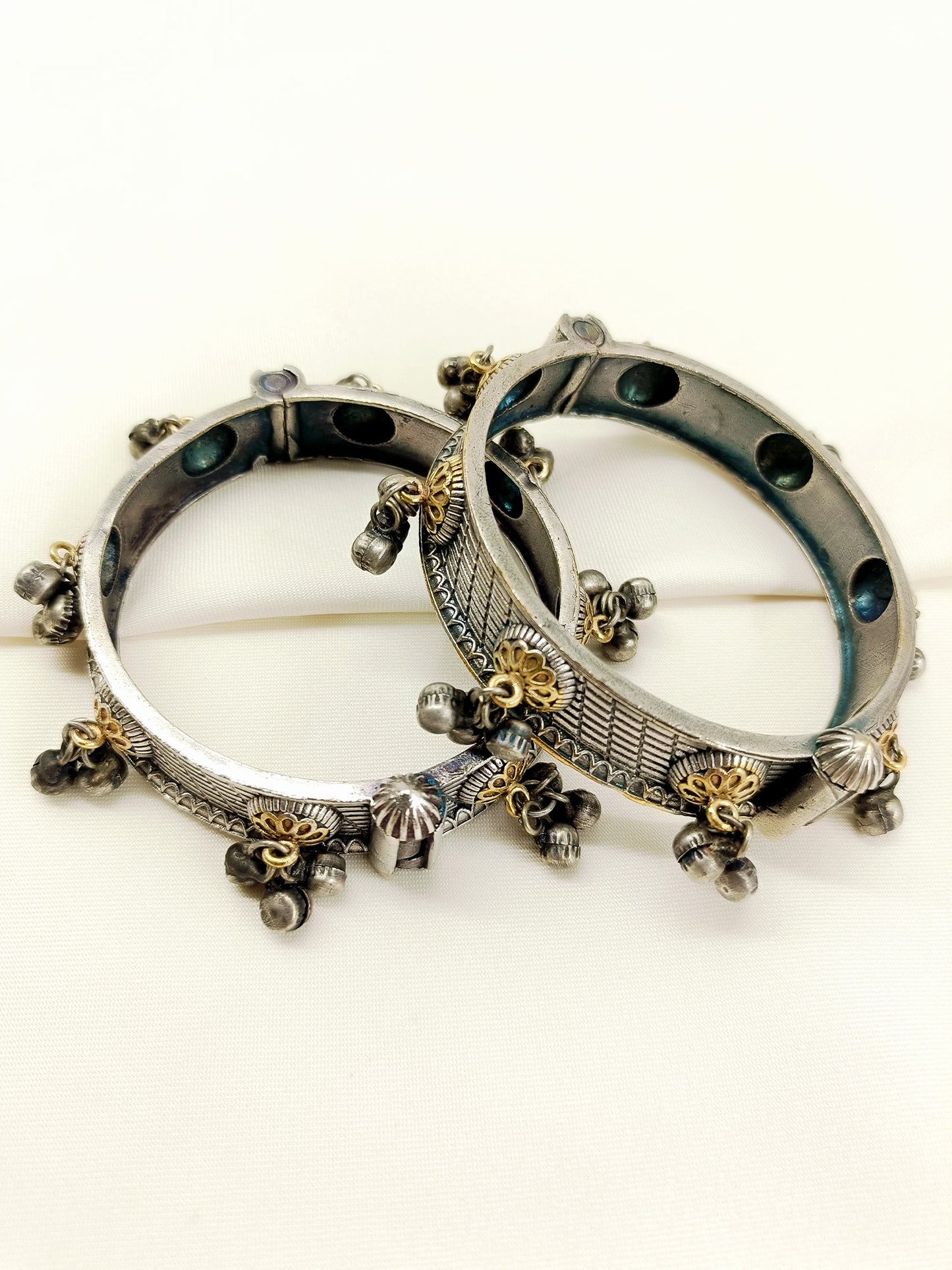 Sameera Dual Tone Oxidized Silver Ghungroo Bangles