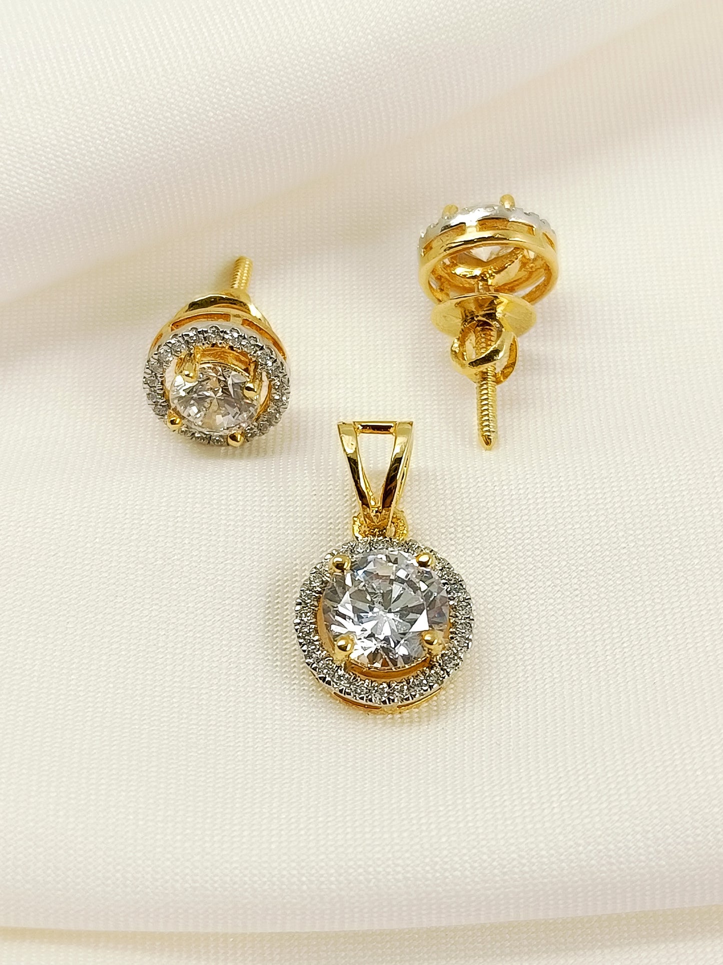 Divya 92.5 Silver Swarovski Stone Pendant Set