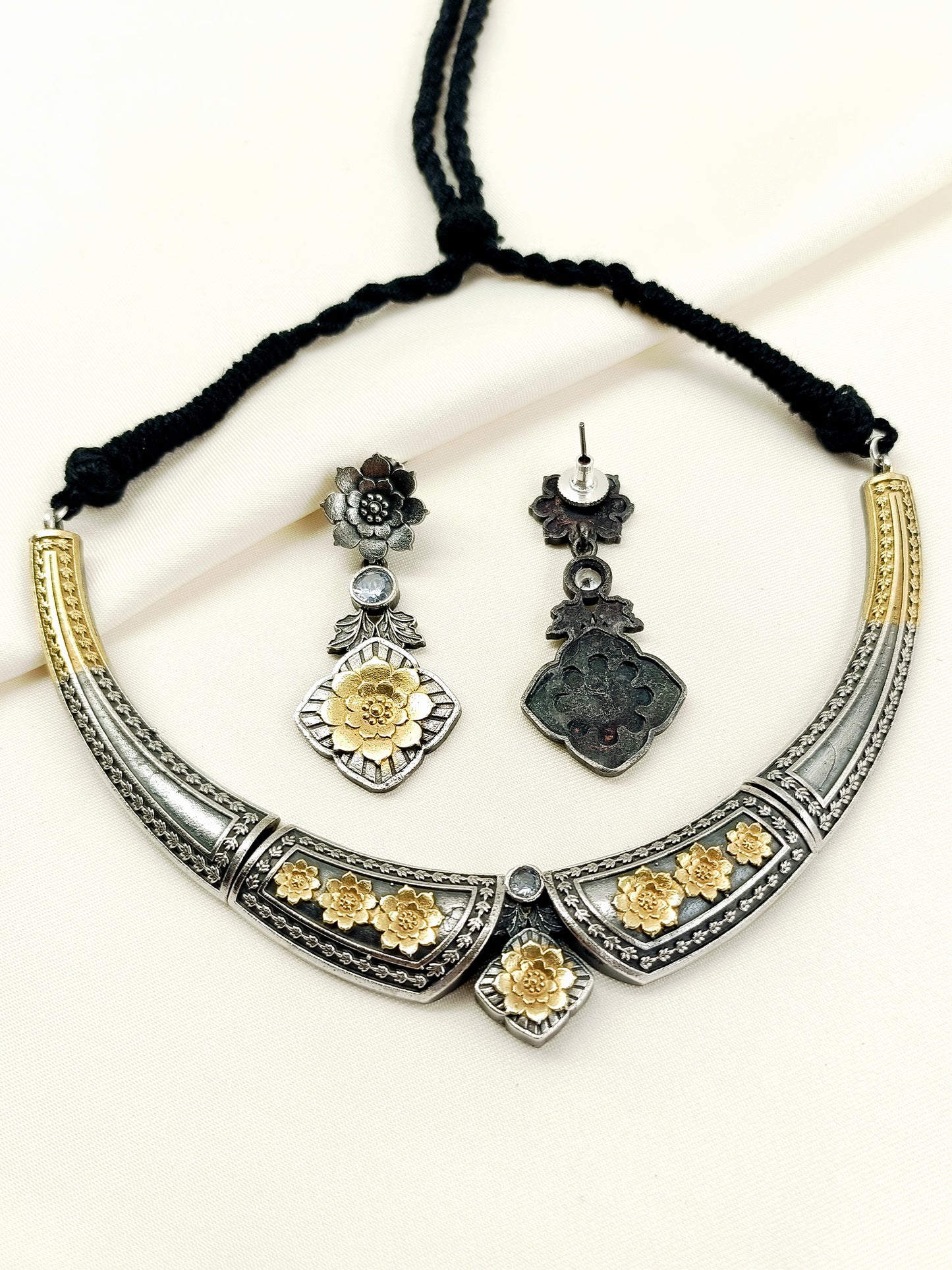 Zienna White Oxidized Choker Set