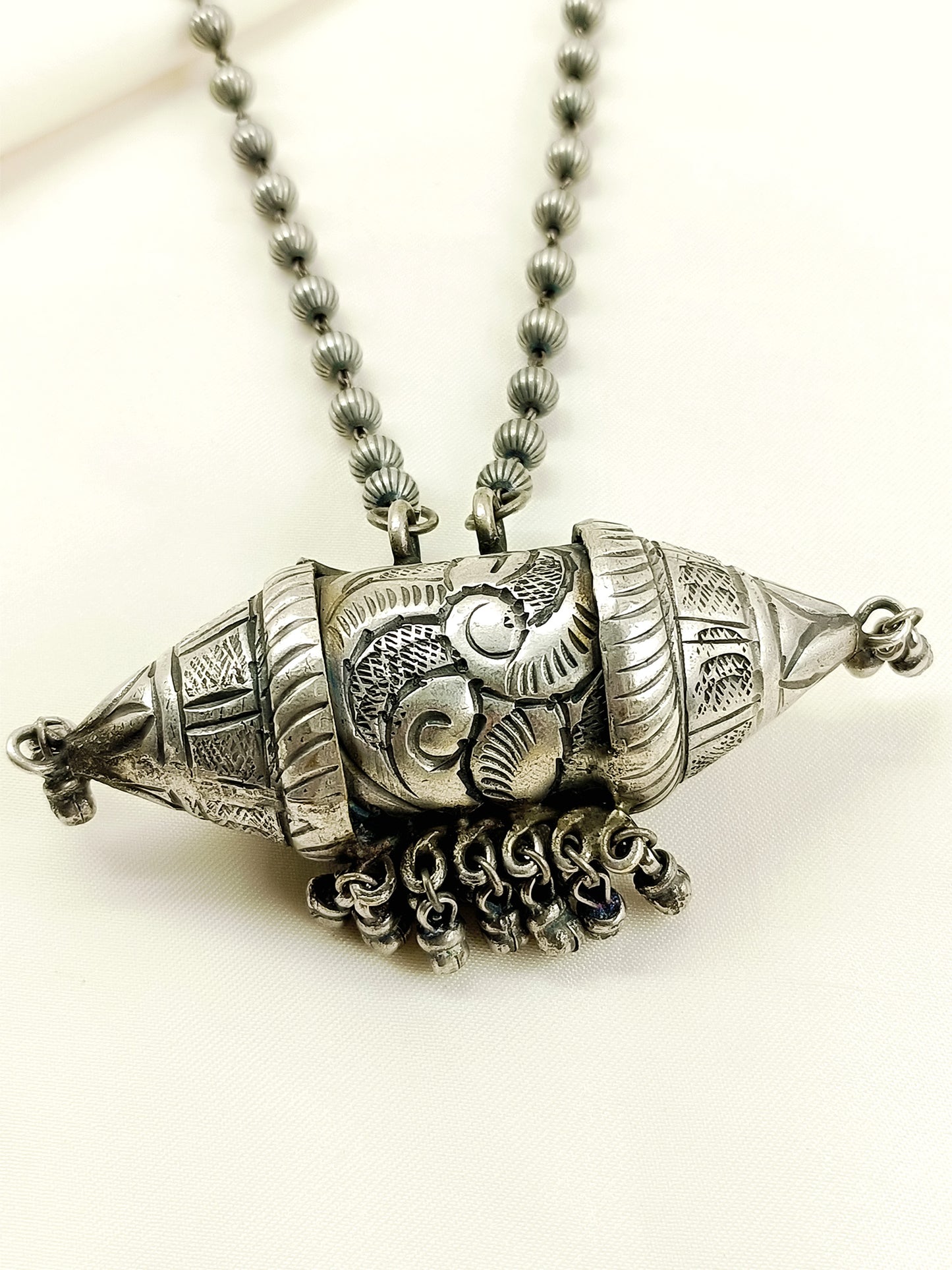 Tehreem Plain Men's Neckpiece