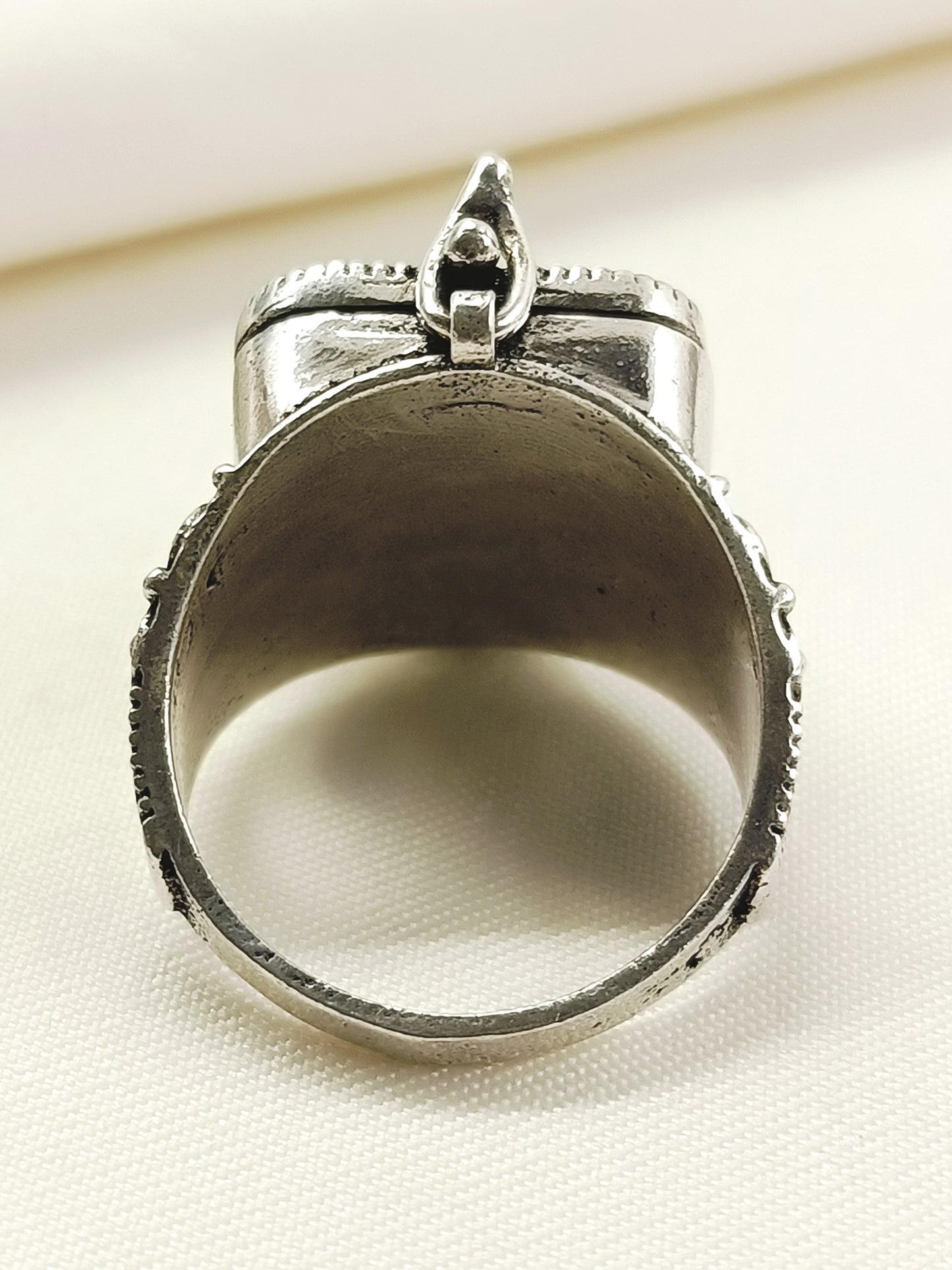 Tashvik Purple Men's Finger Ring