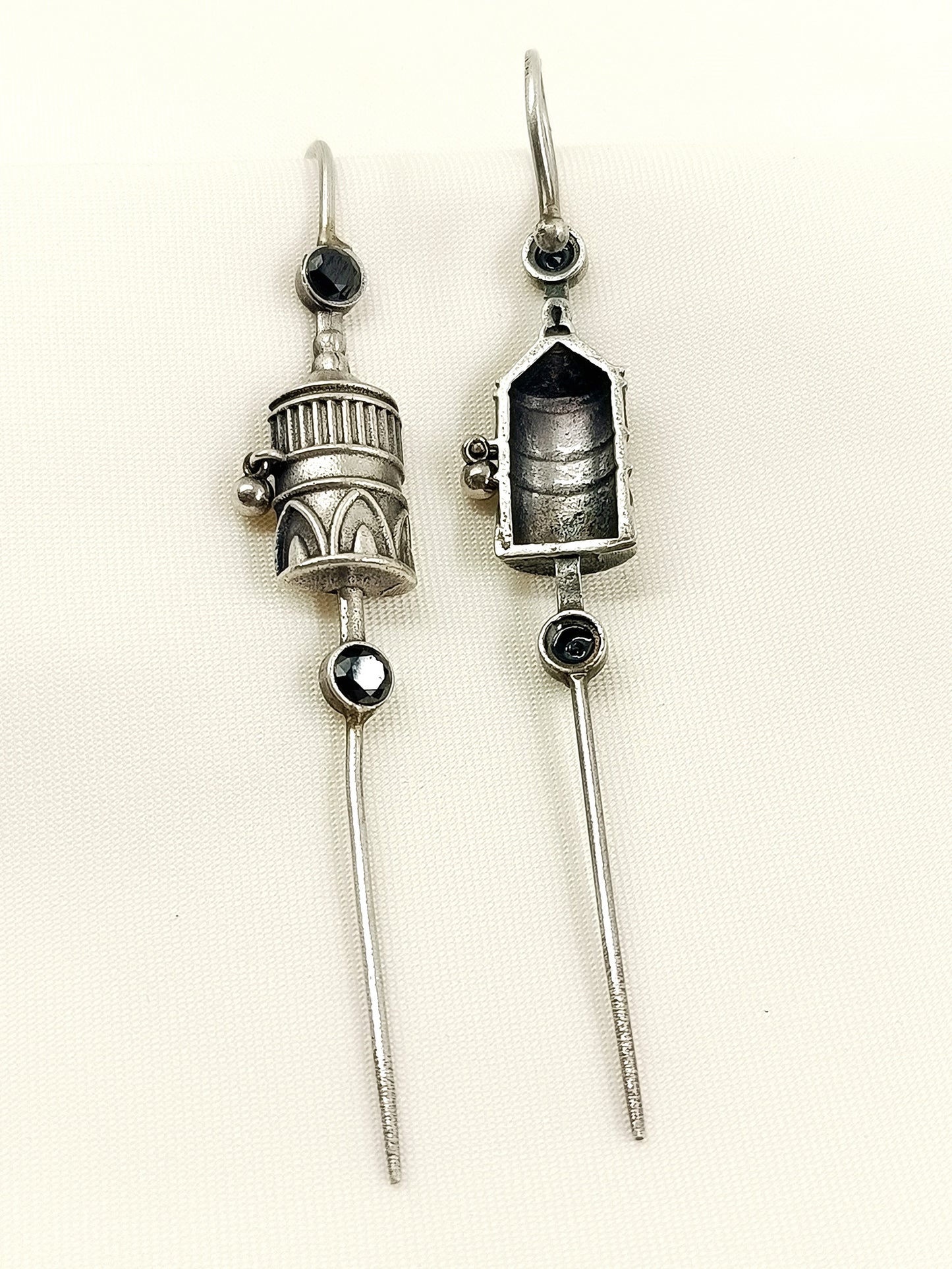 Indrajit Black Men's Earcuff