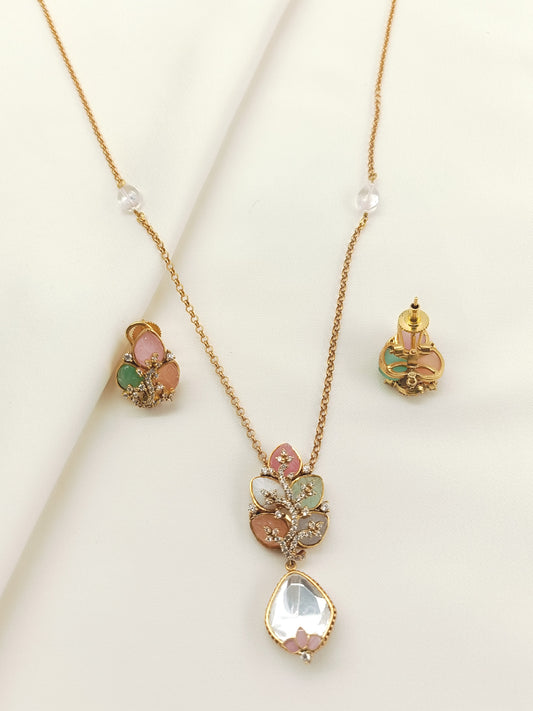 Gaurvi P&G Kundan Pendant Set