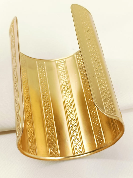 Niadh Gold Matte Broad Cuff Bracelet