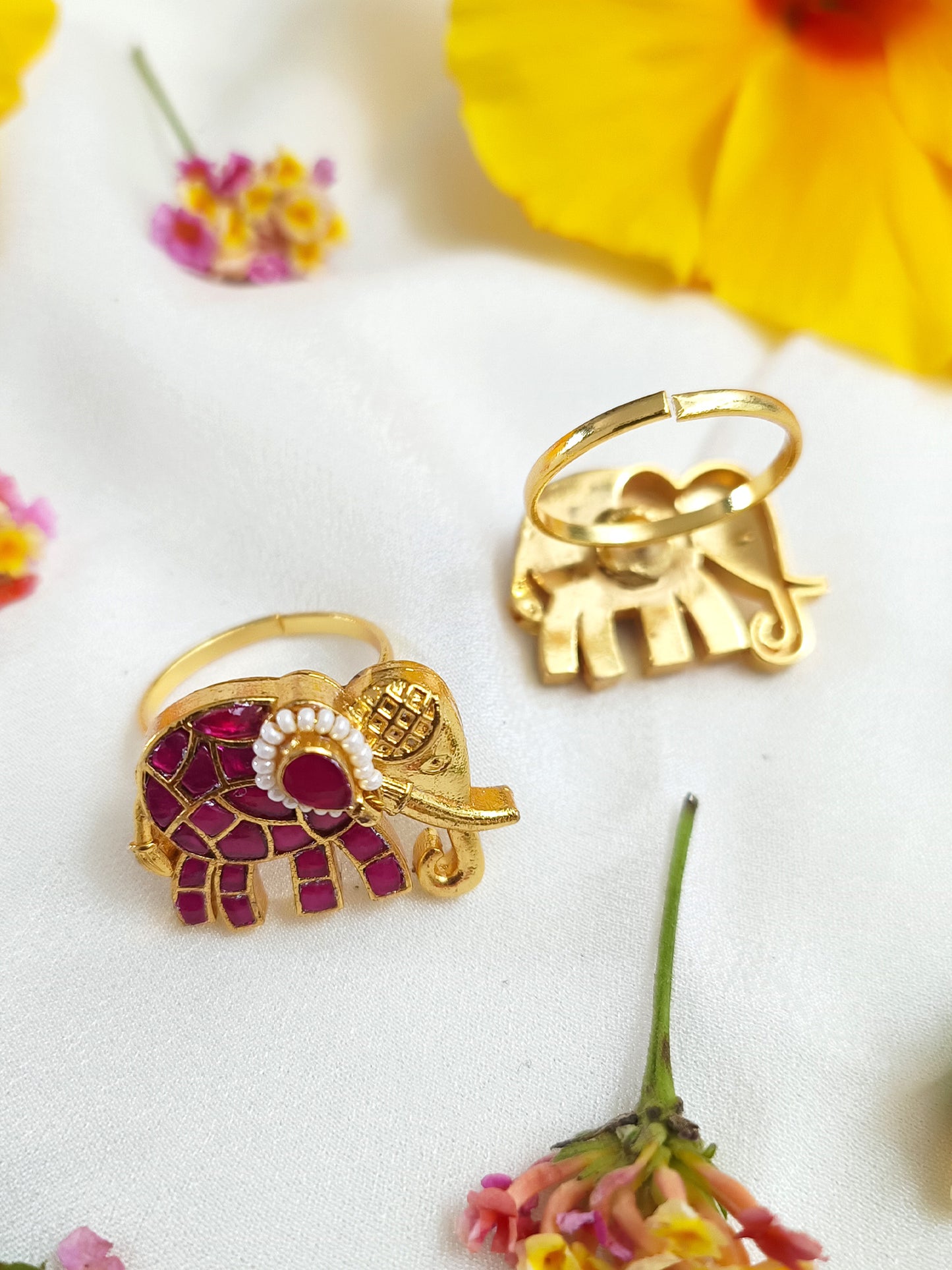 Droopy Majenta Elephant Kundan Toe Ring