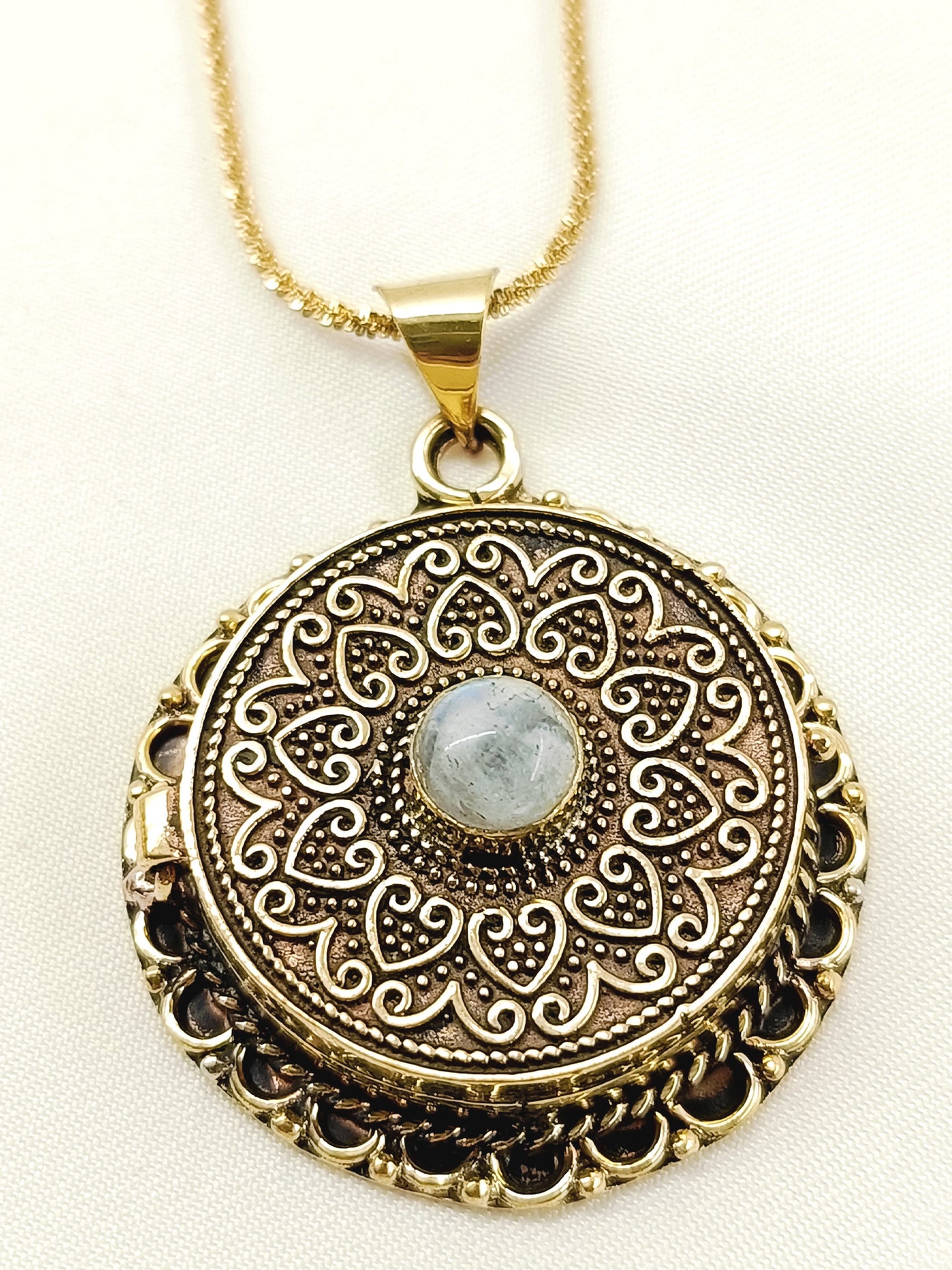 Biraj Golden Men's Neckpiece