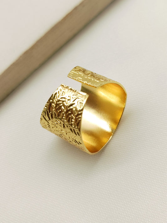 Nicika Golden Western Finger Ring