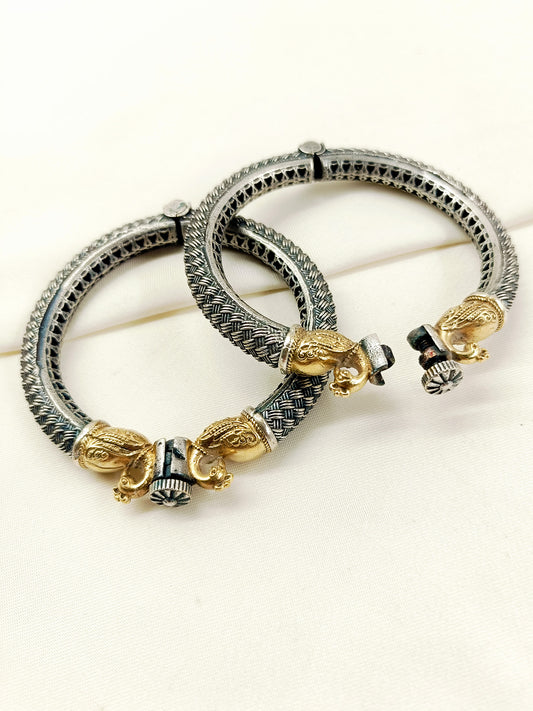 Oindrila Dual Tone Oxidized Bangles