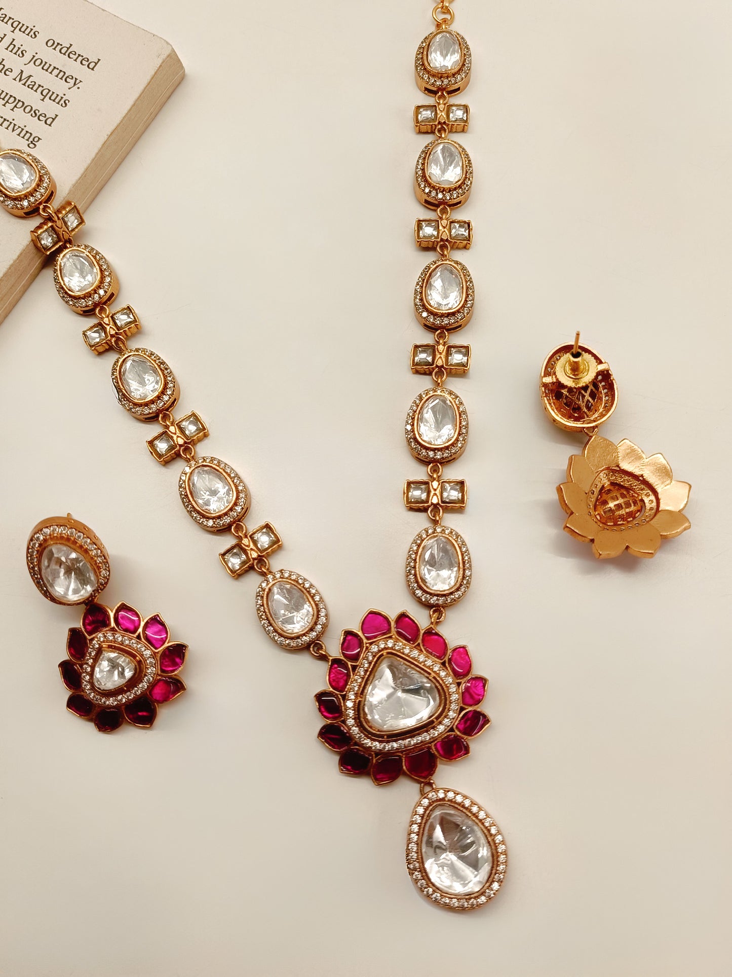 Shuri Majenta Boutique Necklace Set