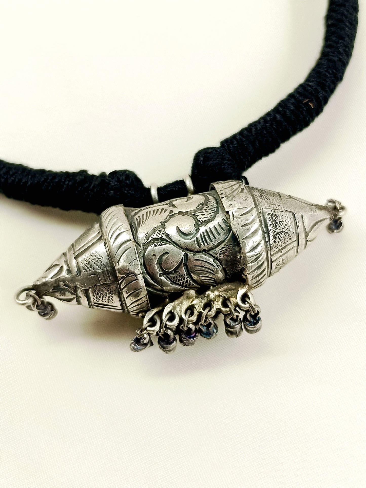 Arvind Black Men's Neckpiece