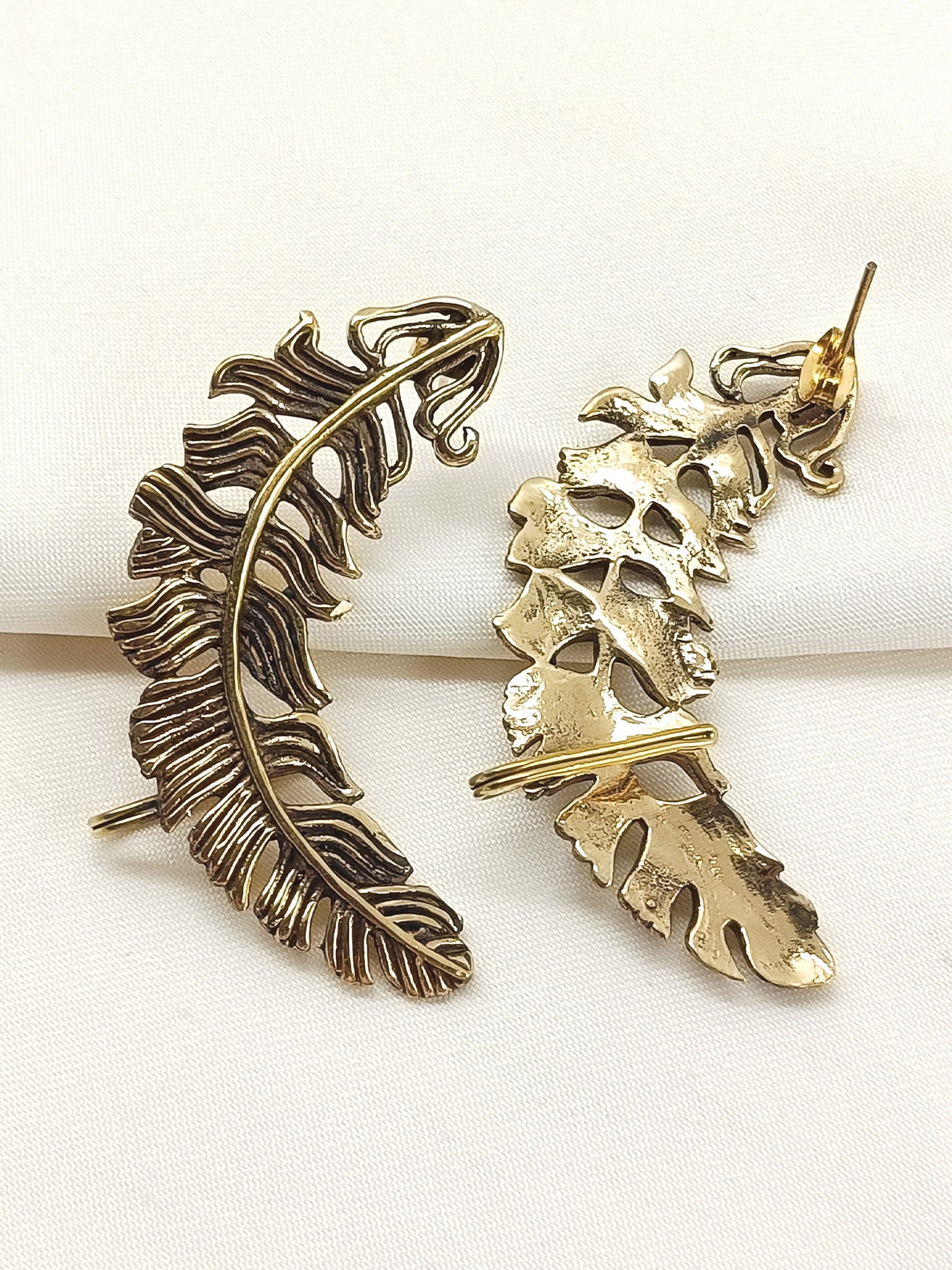 Prarik Golden Men's Earrings[Price Is for Pair]