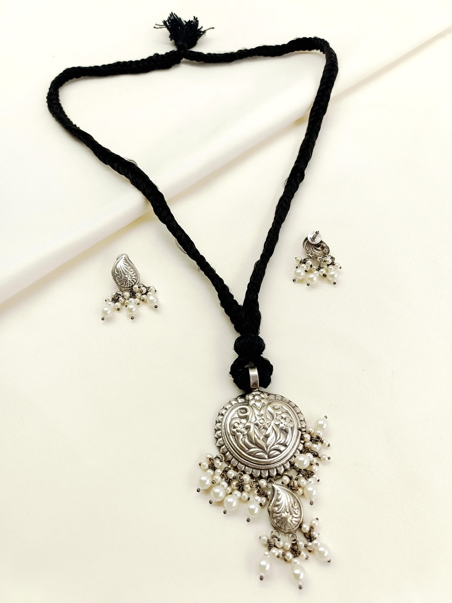 Parvansh Black Men's Necklace Set