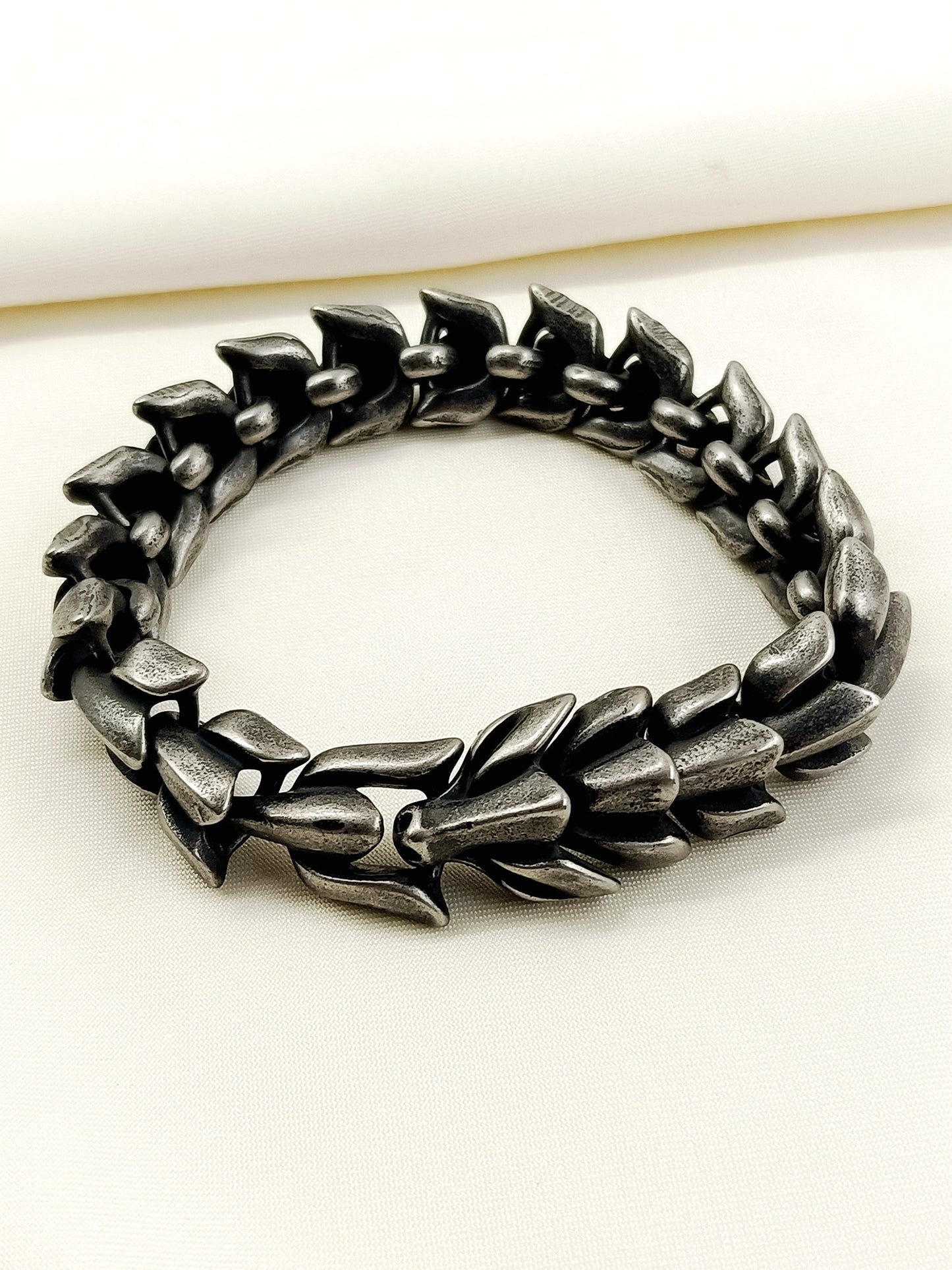 Daivey Black Men's Dragon Scale Bracelet