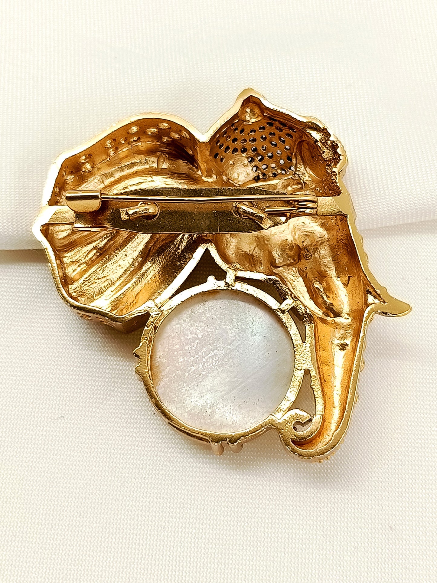 Dakshit White Elephant Men's Brooch