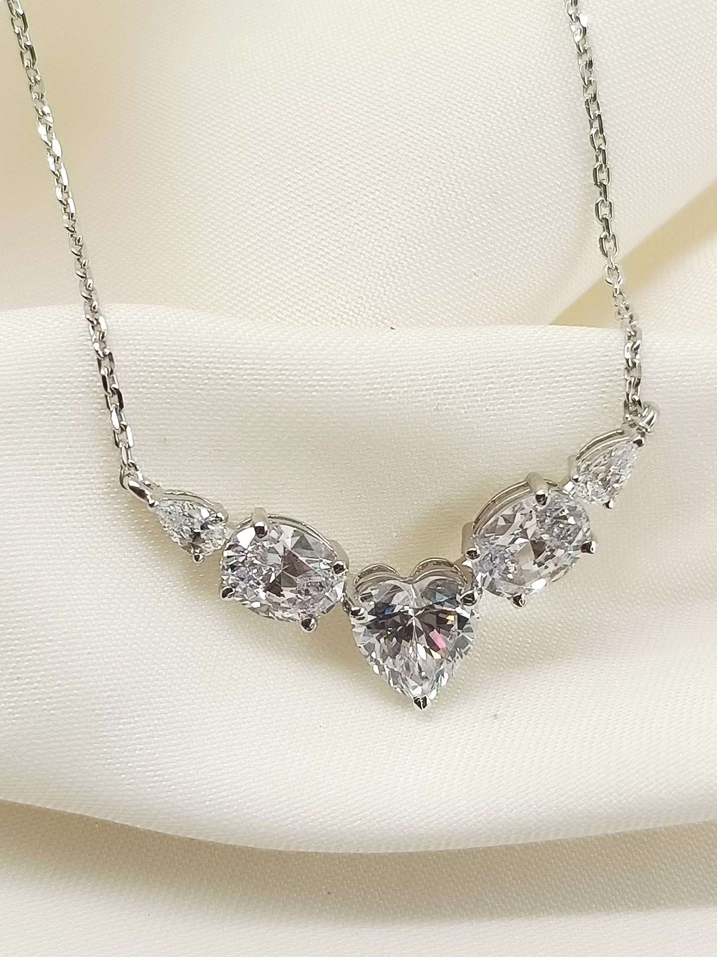 Courtney 92.5 Silver Swarovski Stone Pendal
