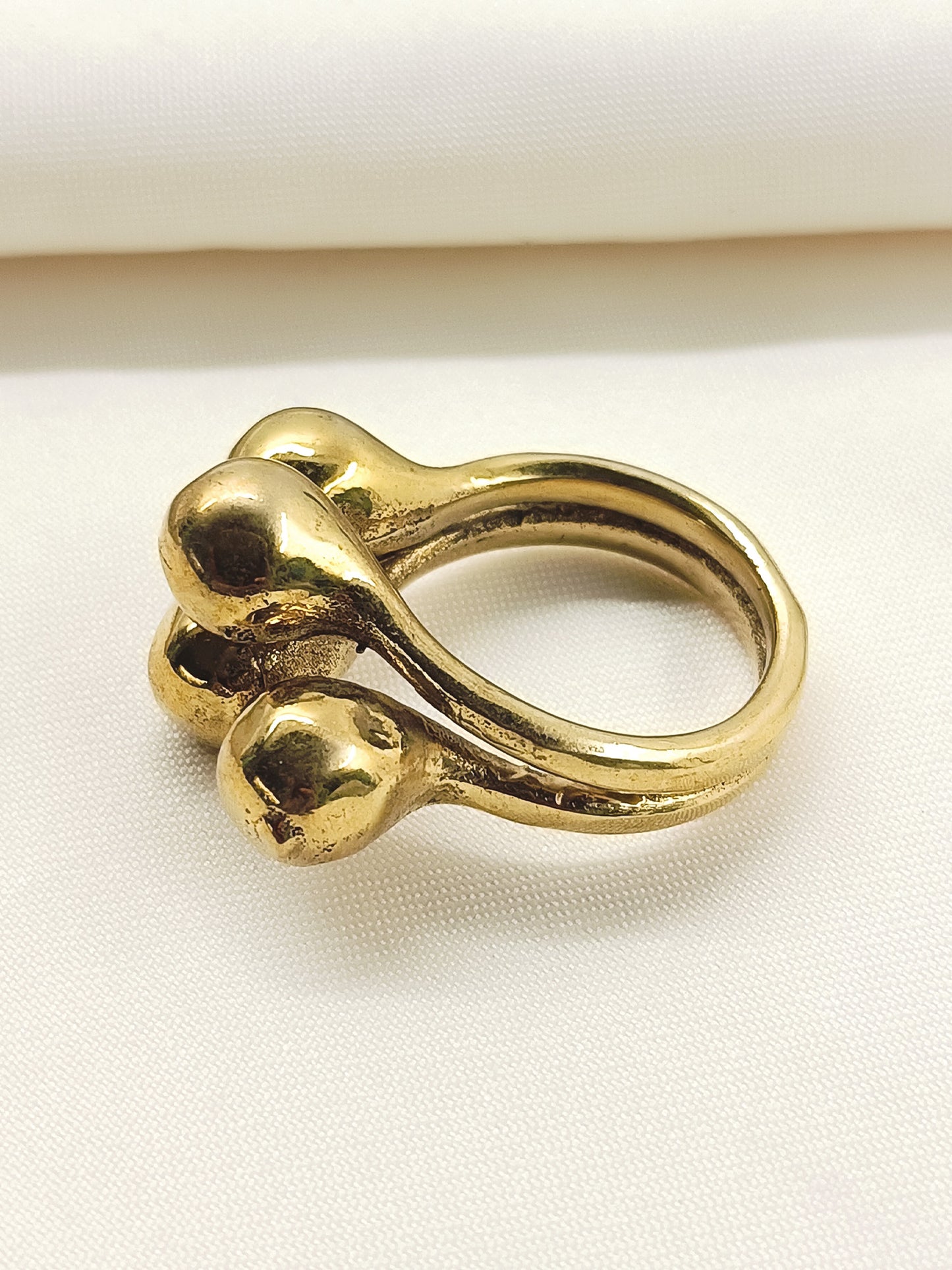 Adeeva Golden Men's Finger Ring