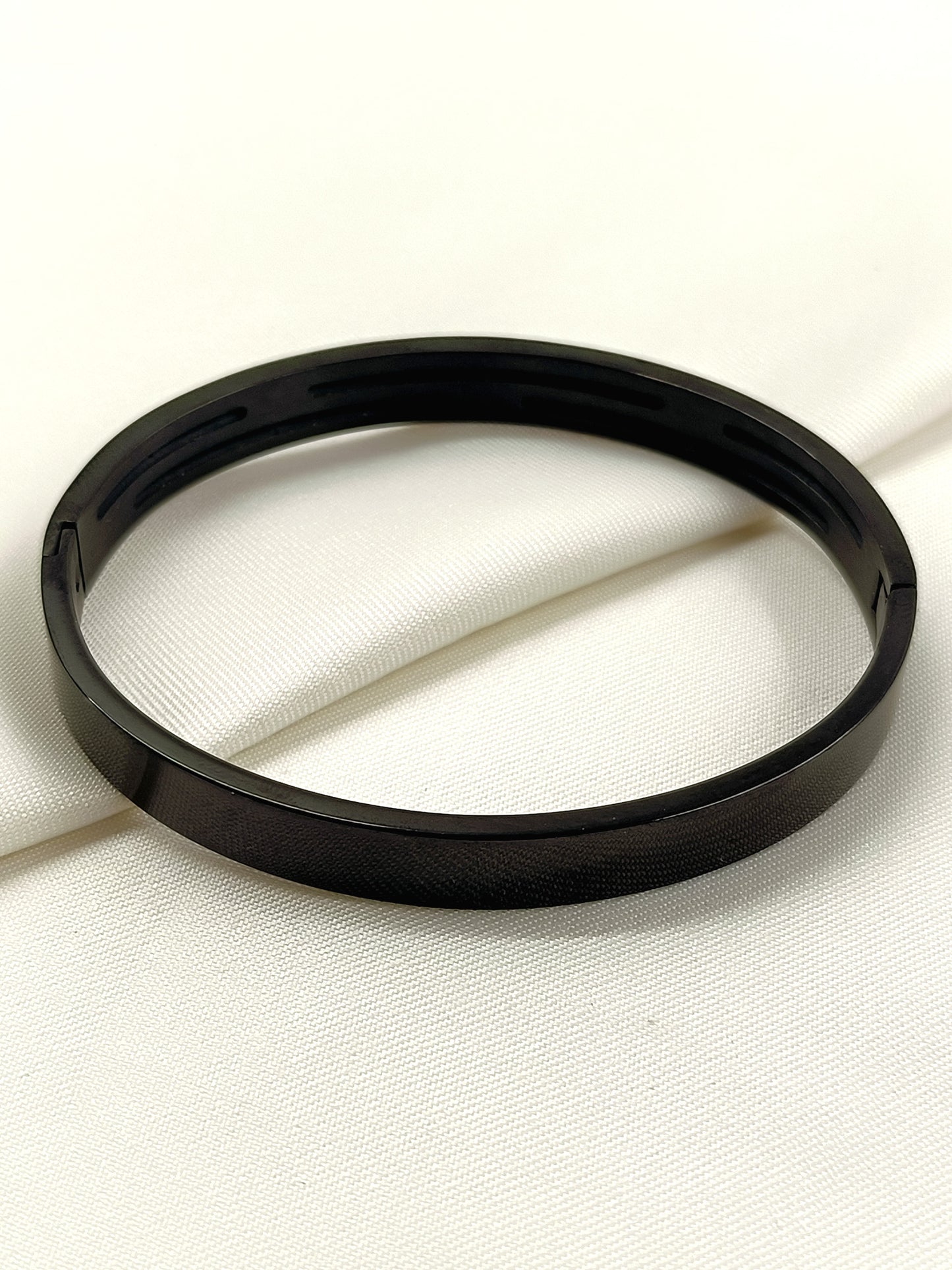 Viaan Black Men's Bracelet