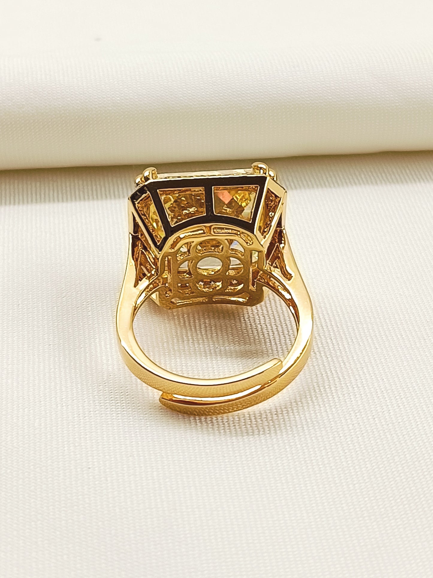 Mona Yellow American Diamond Finger Ring