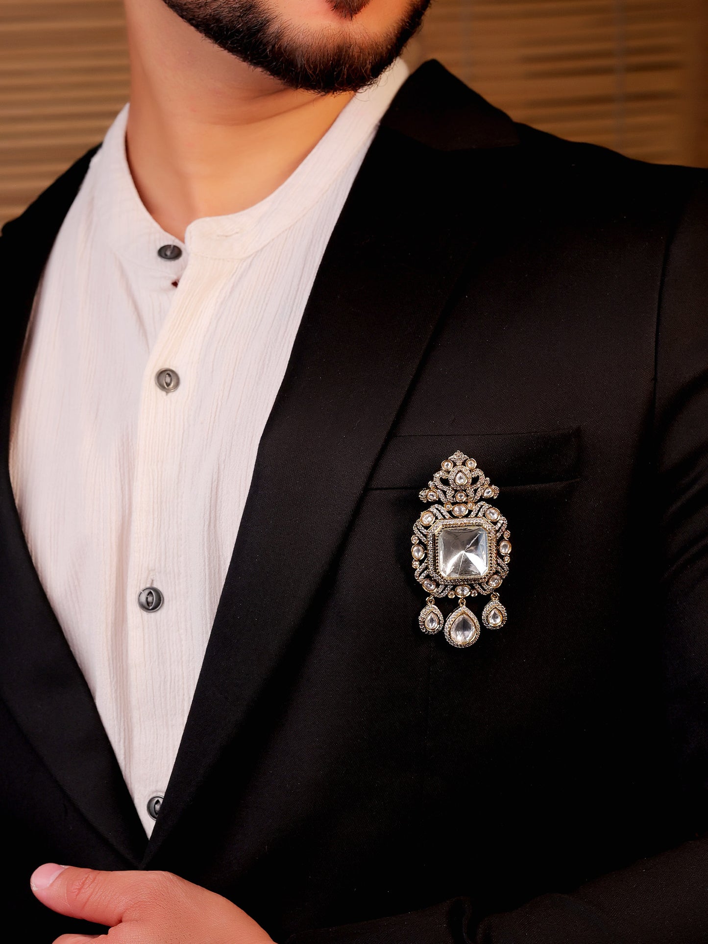 Kiyansh White Men's Brooch