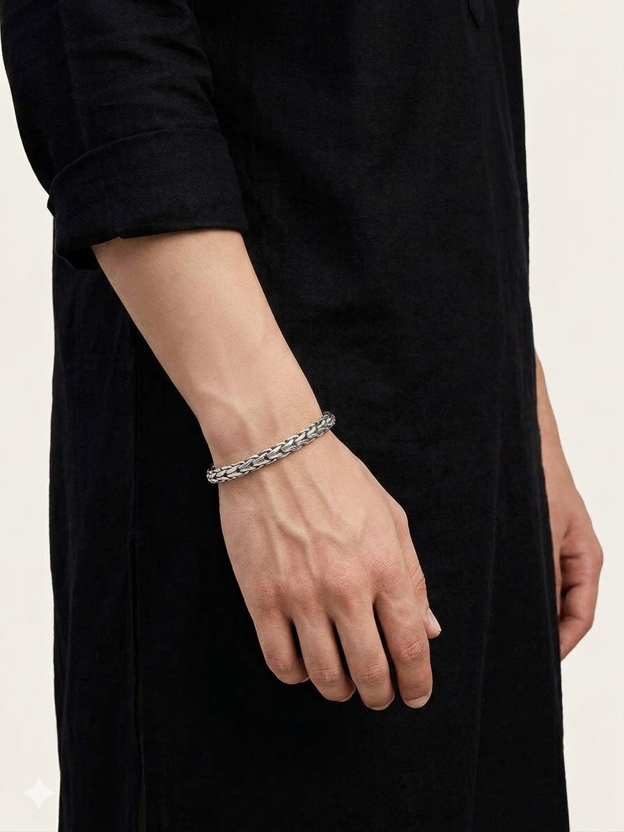 Aryav Plain Men's Bracelet