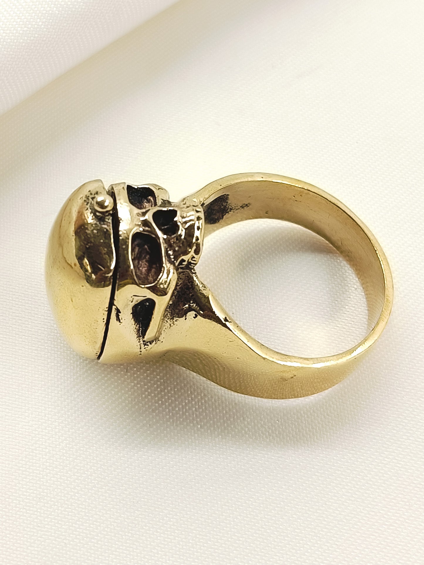 Adahat Golden Men's Finger Ring