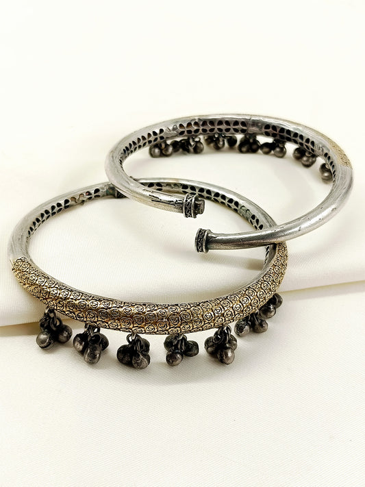 Yuvanya Dual-Tone Oxidized Ghungroo Anklets