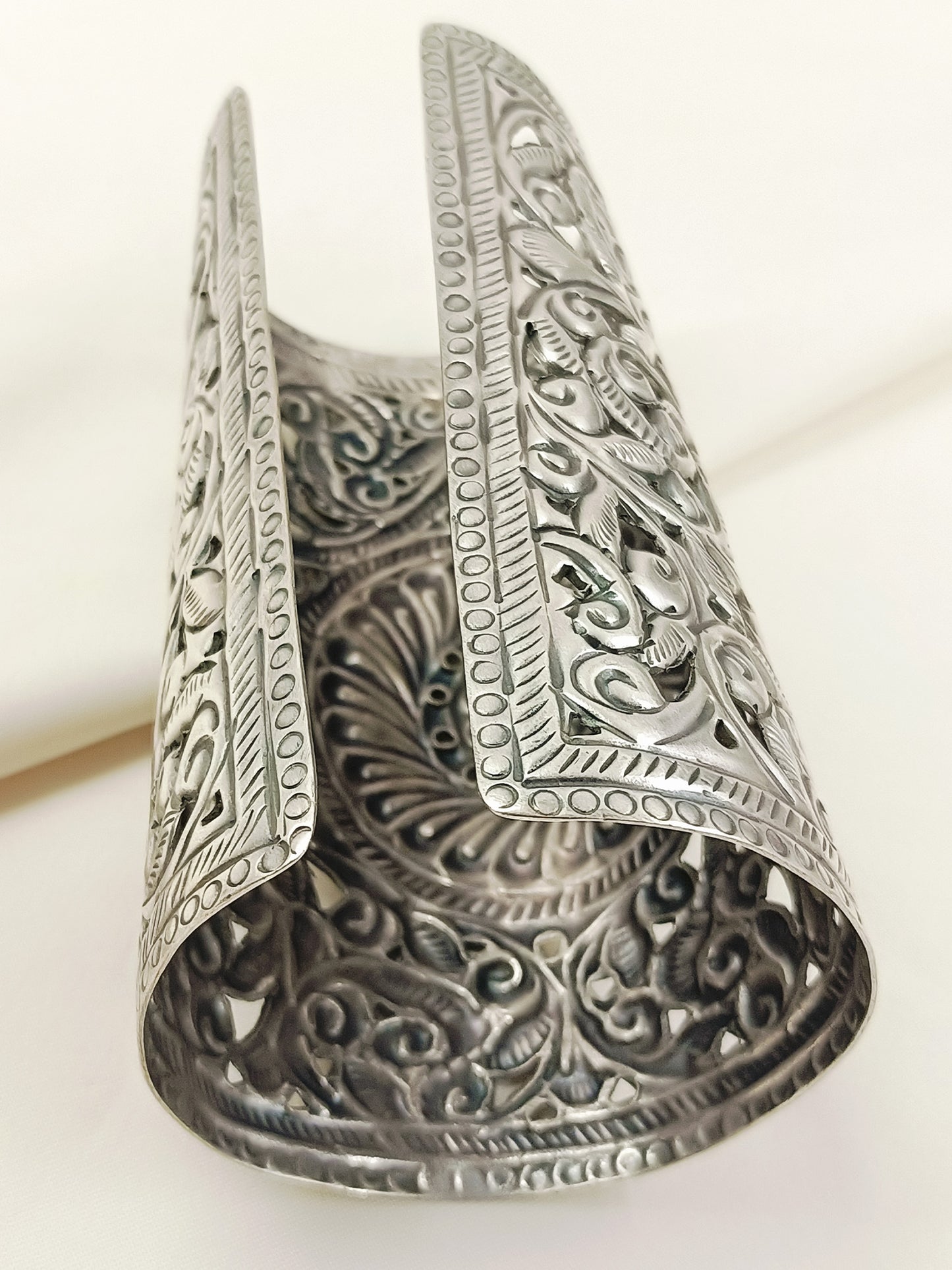 Yaminah Plain Oxidized Bracelet